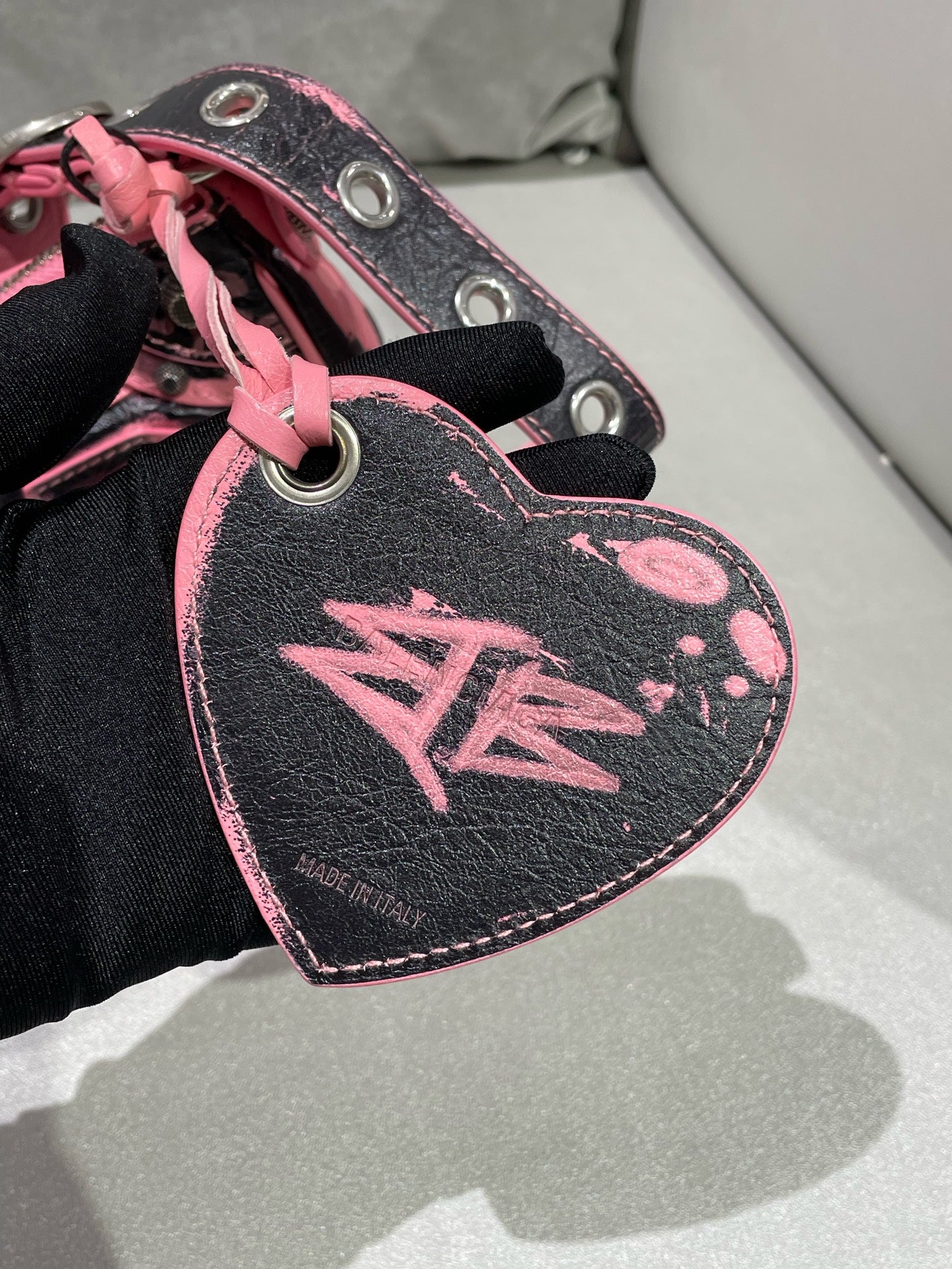 Balenciaga LE CAGOLE GRAFFITI Pink 671309210GB9060