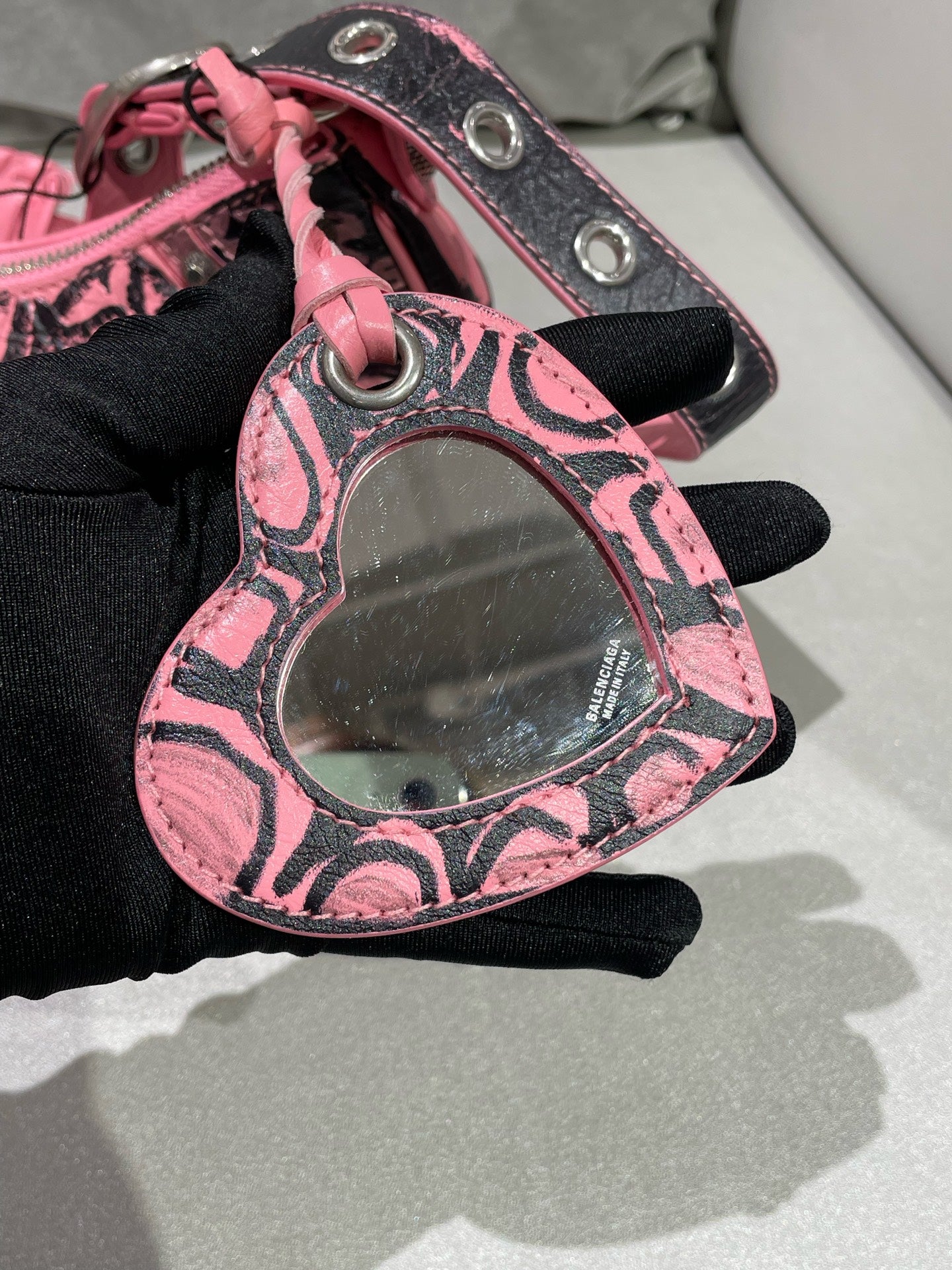 Balenciaga LE CAGOLE GRAFFITI Pink 671309210GB9060