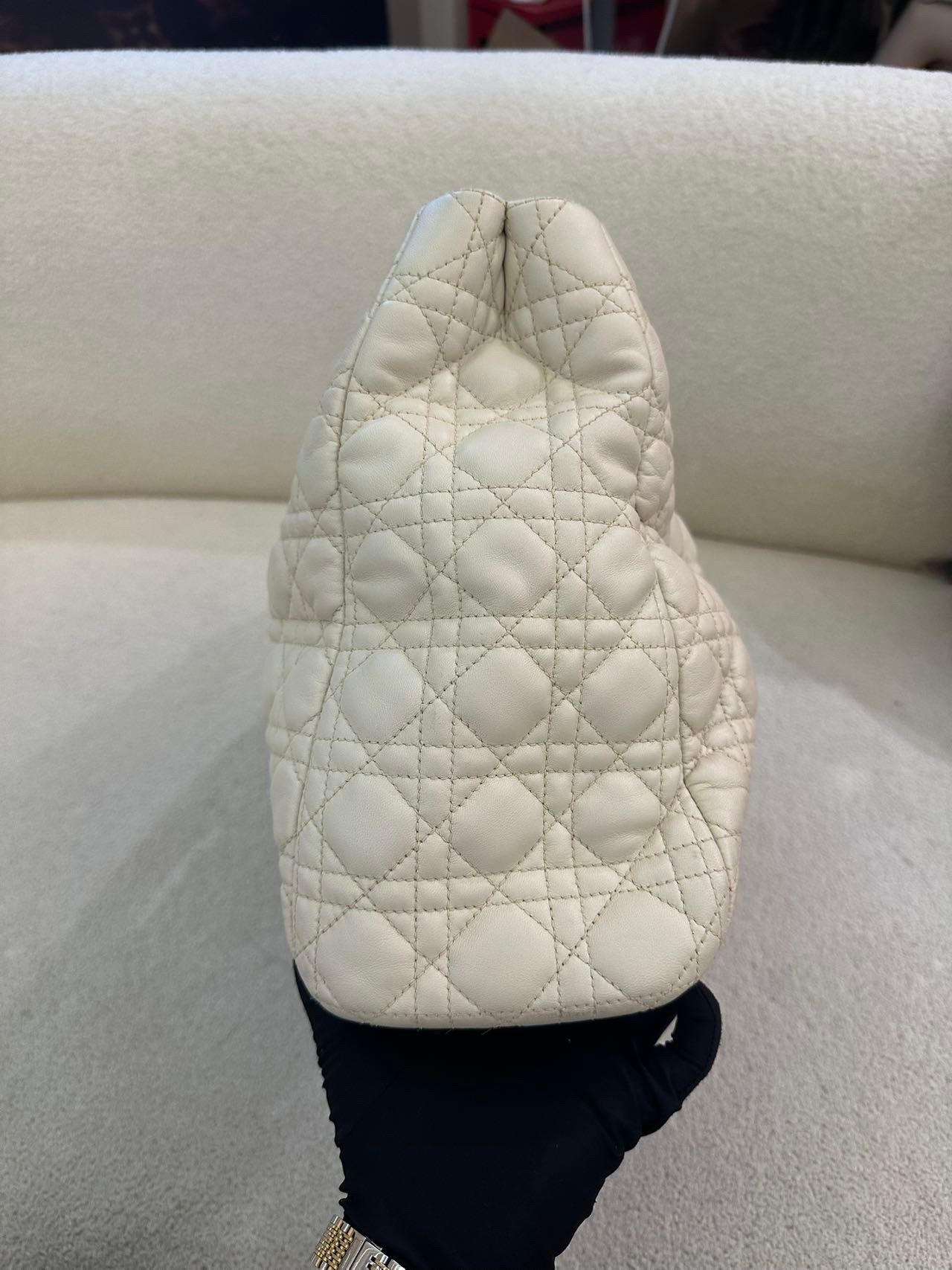 Dior White