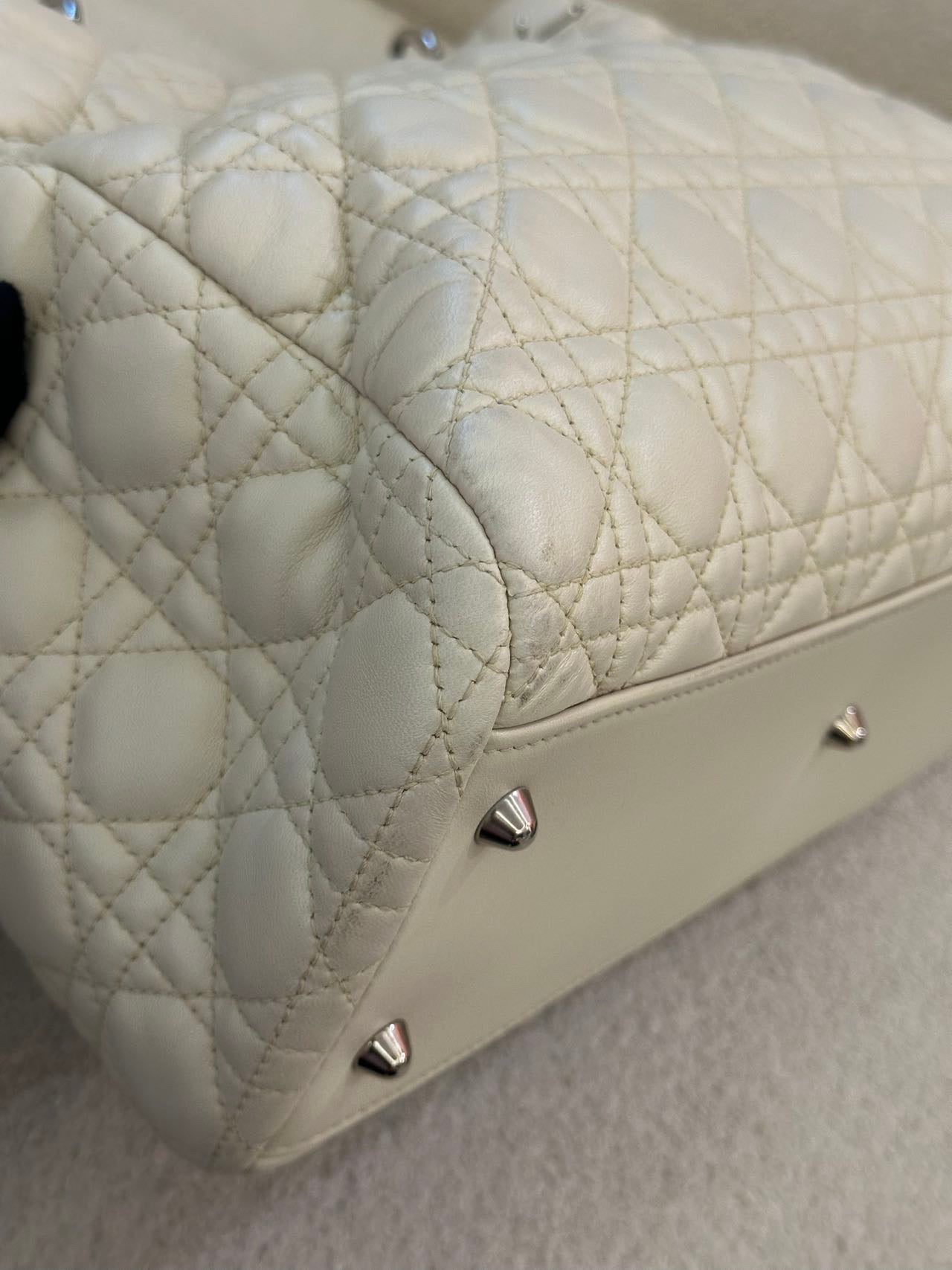 Dior White