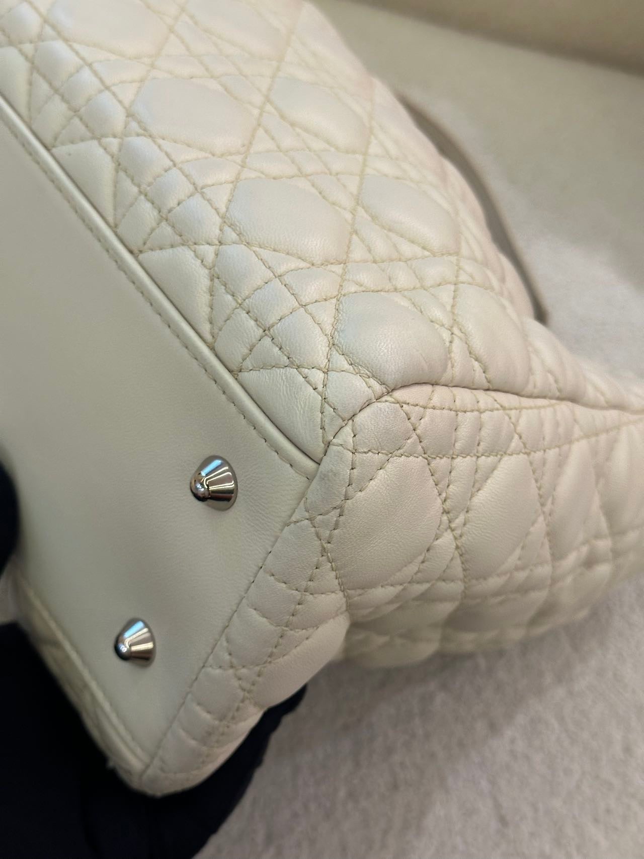 Dior White