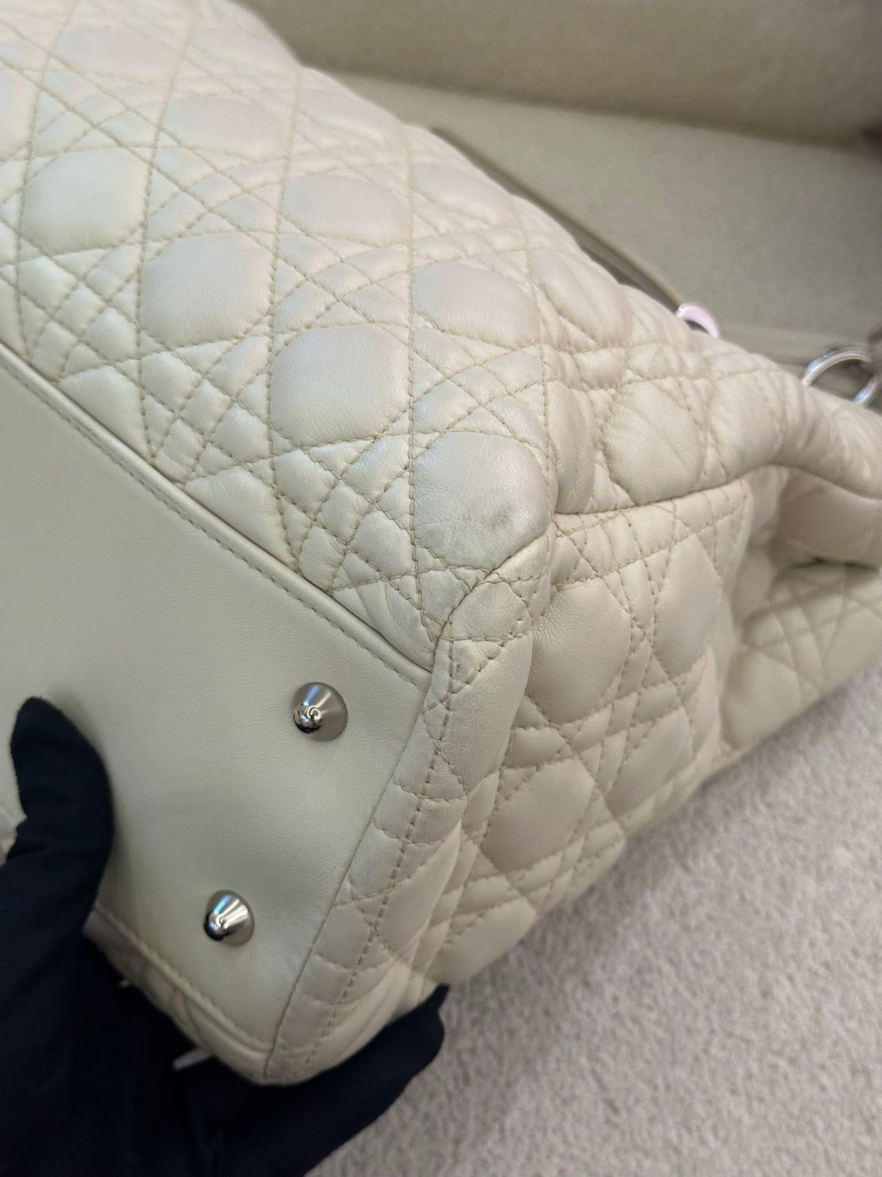 Dior White