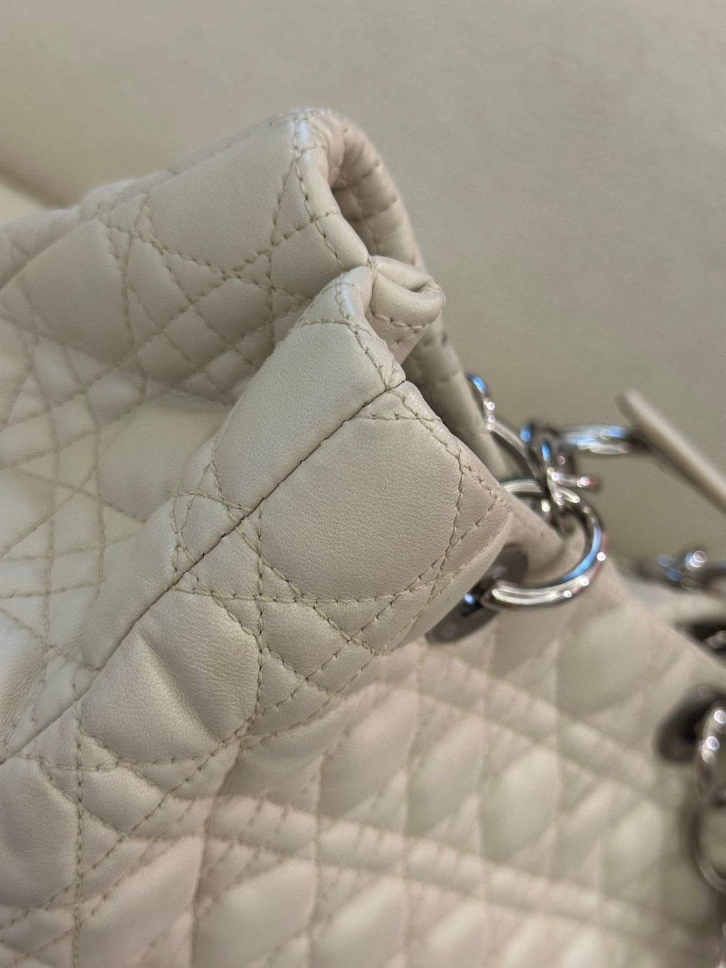 Dior White