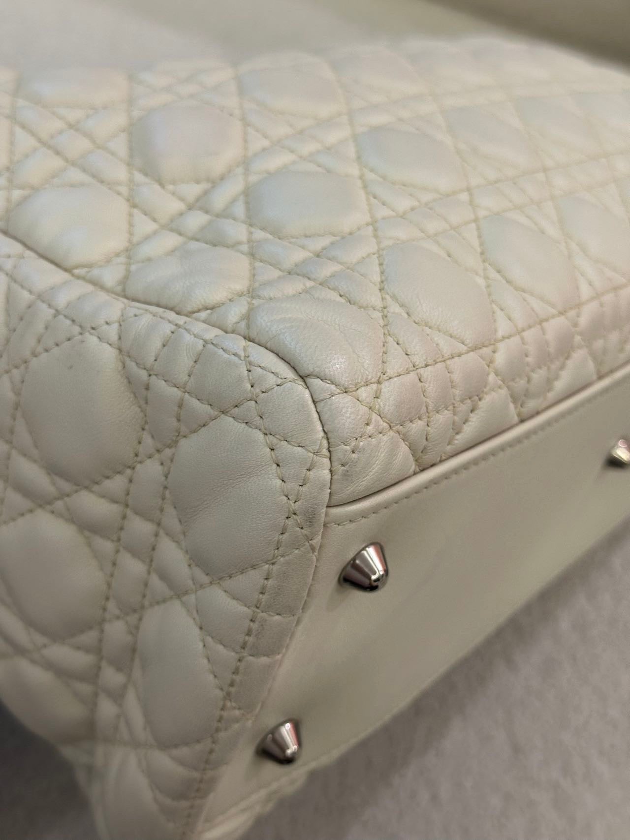Dior White