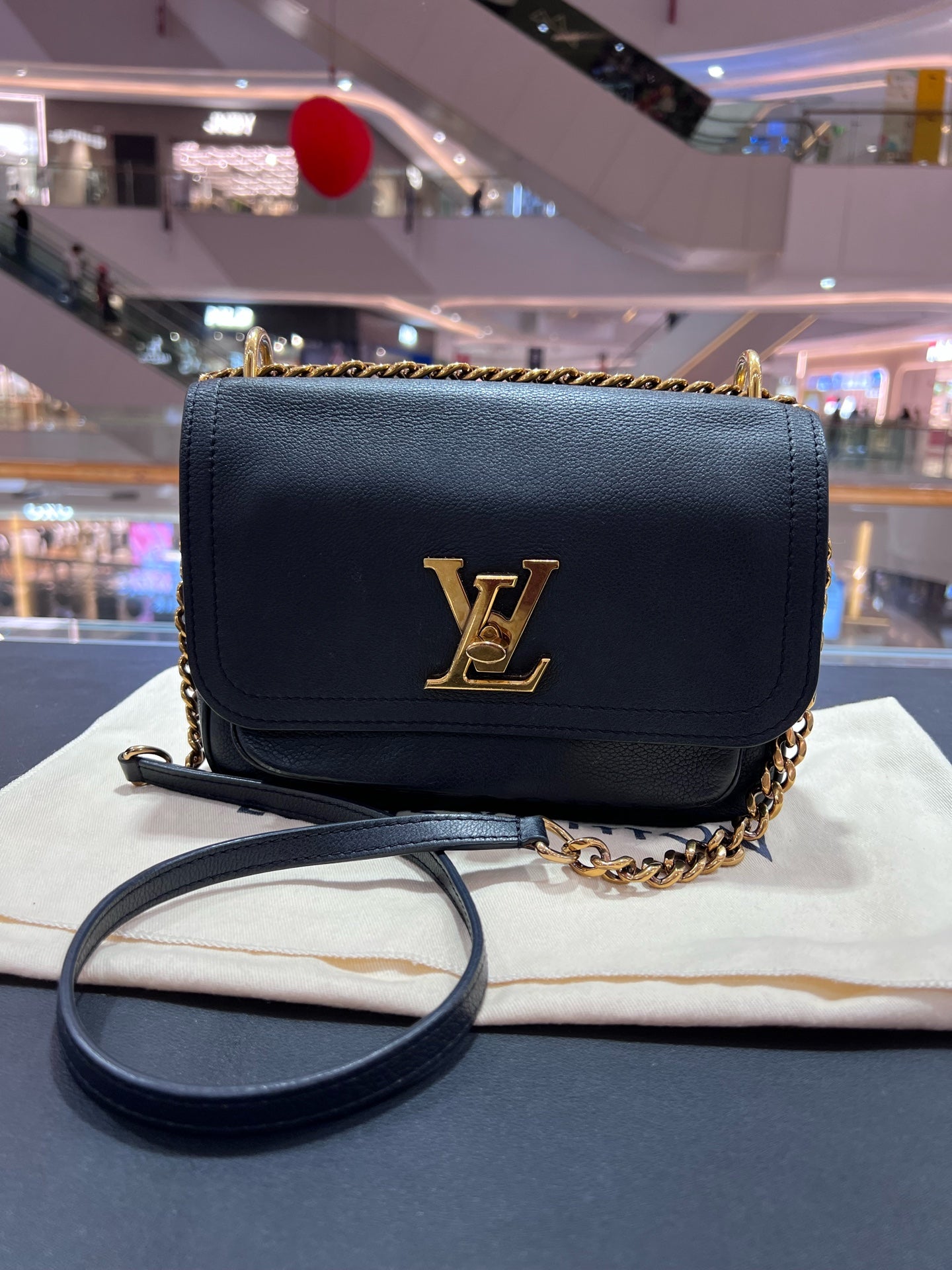 Louis Vuitton Black M57073