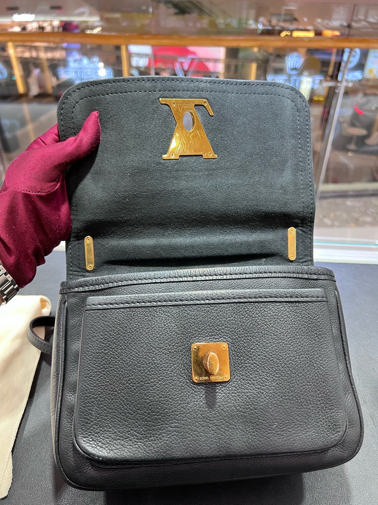 Louis Vuitton Black M57073