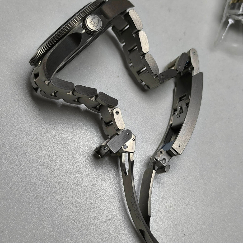 Tudor Leading Subtype 39 39 millimeters m25407n-0001