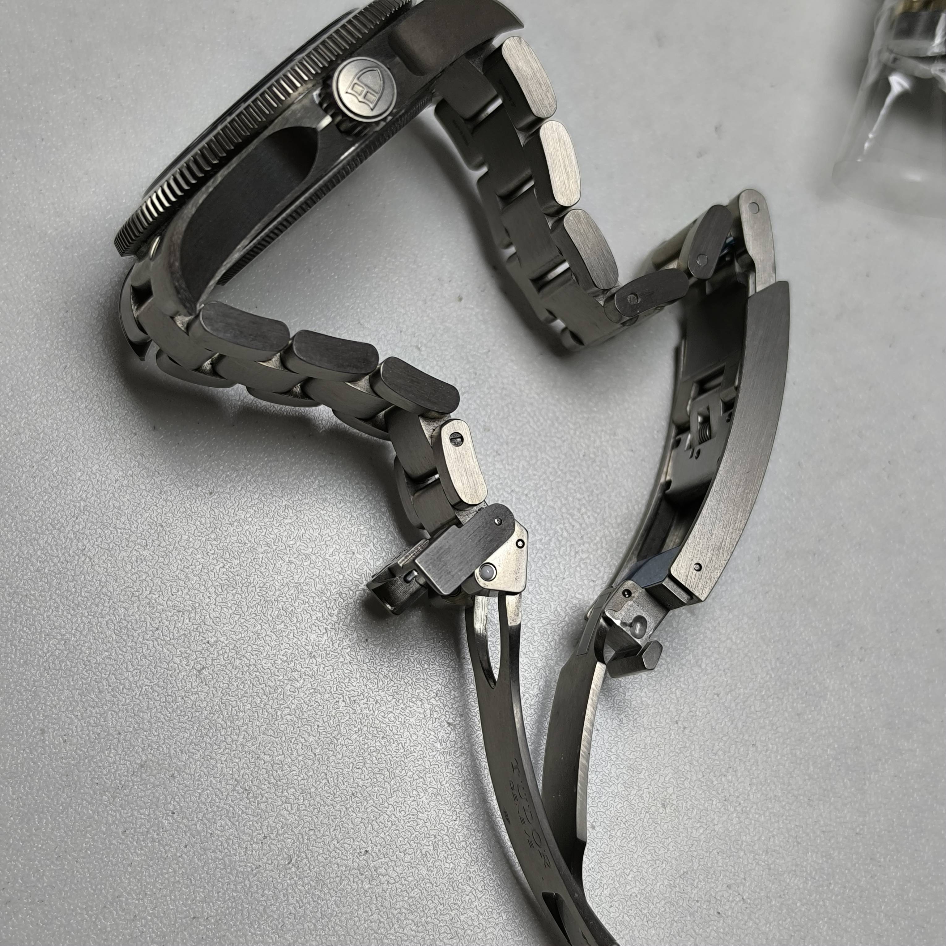 Tudor Leading Subtype 39 39 millimeters m25407n-0001