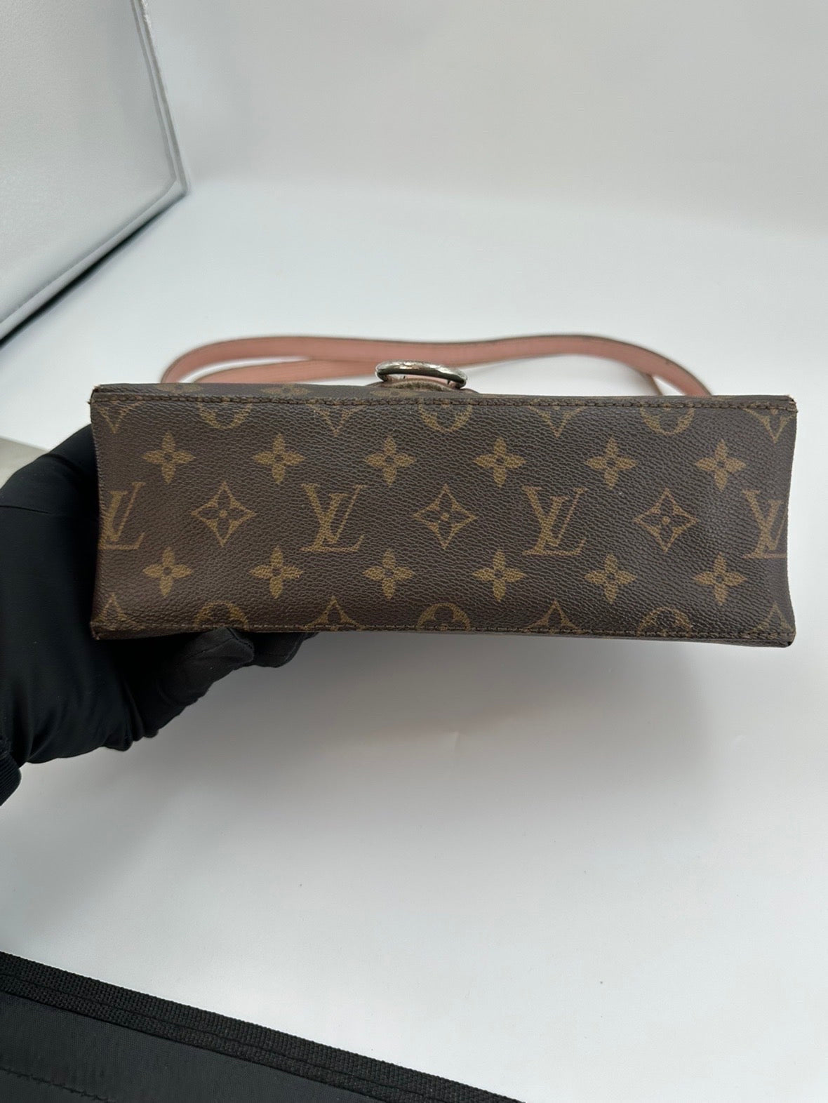 Louis Vuitton Lou Leather Pink Shoulder Bag