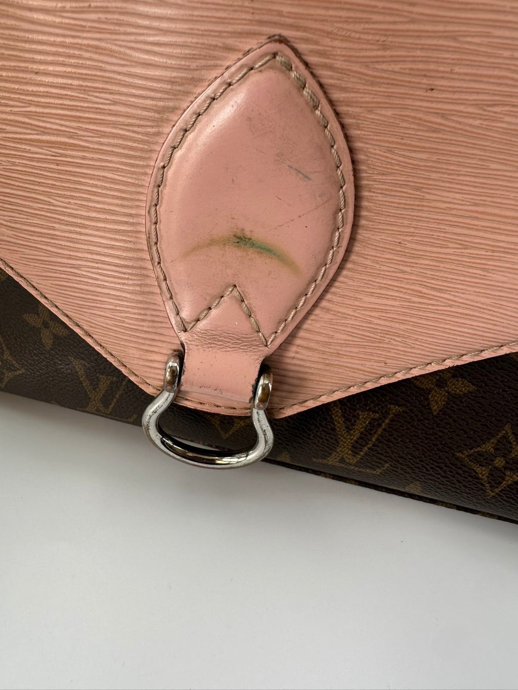 Louis Vuitton Lou Leather Pink Shoulder Bag