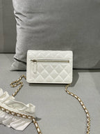 Chanel White Crossbody AP1820B0436910601