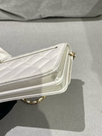 Chanel White Crossbody AP1820B0436910601