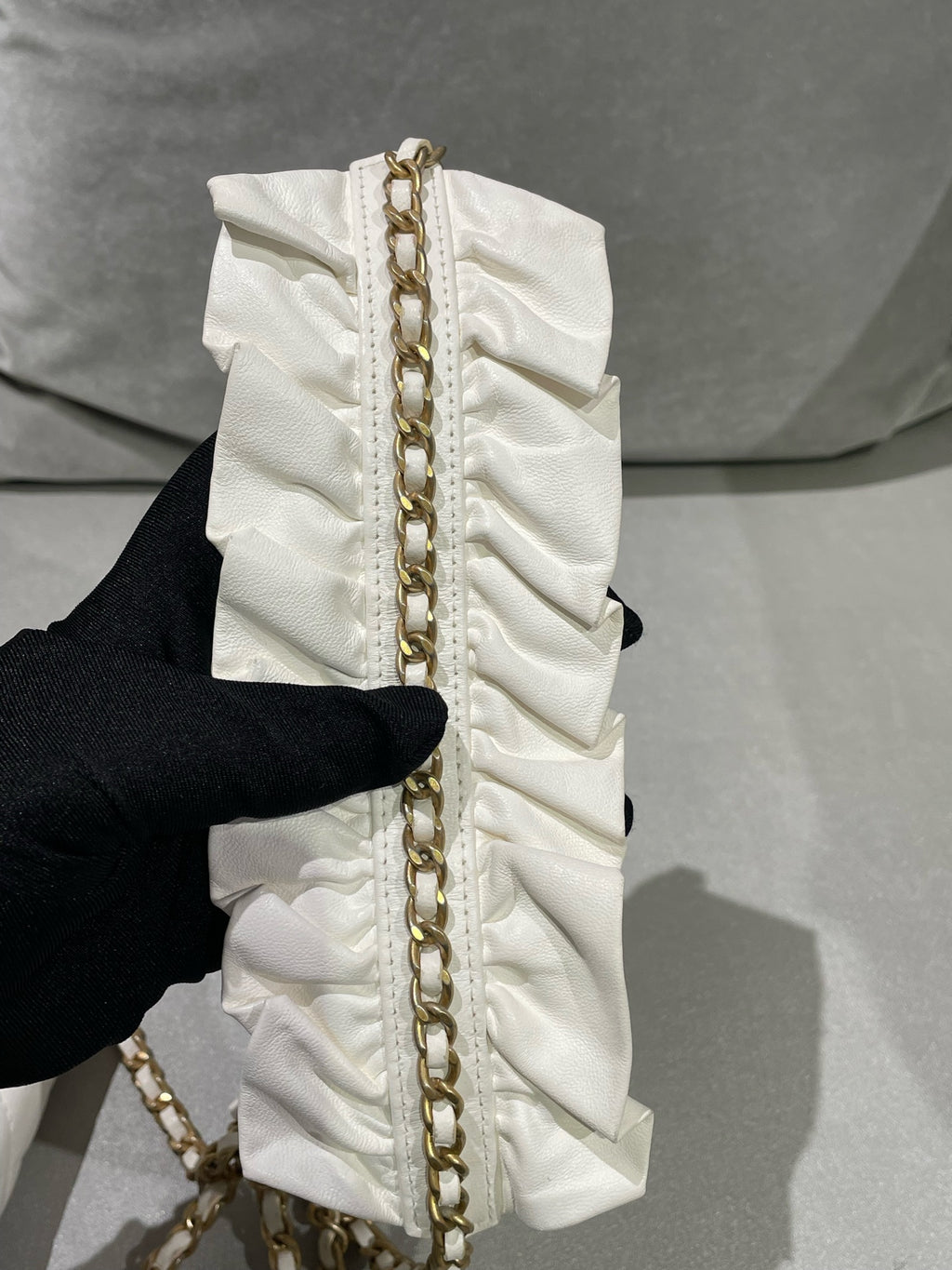Chanel White Crossbody AP1820B0436910601