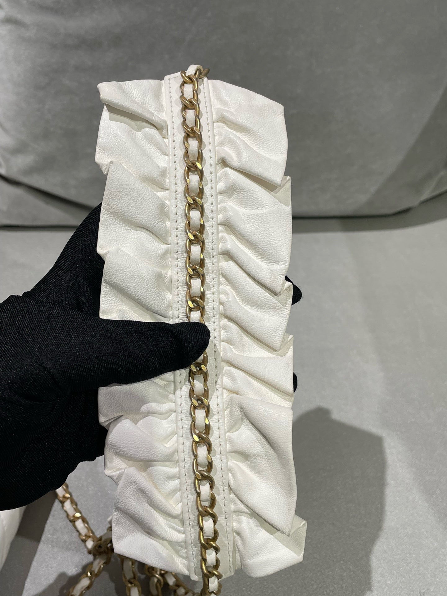 Chanel White Crossbody AP1820B0436910601