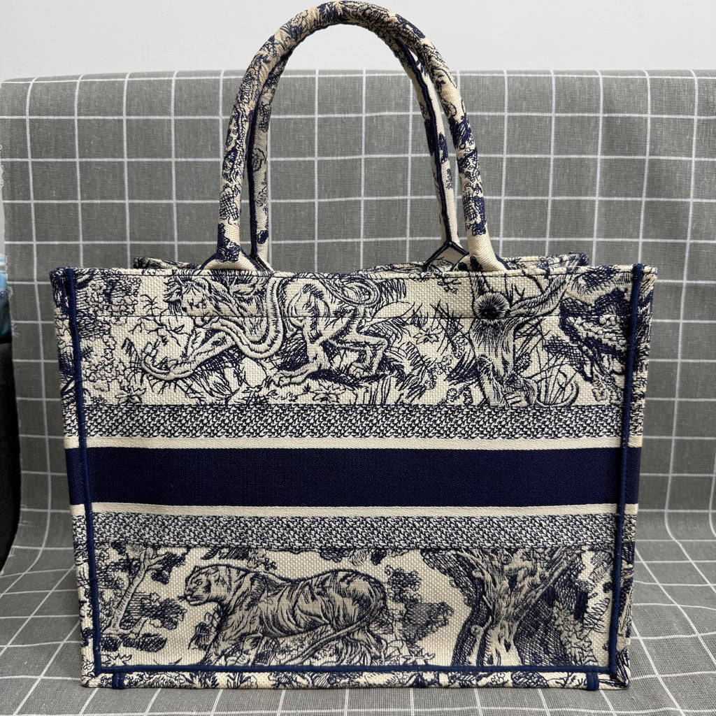 Dior Blue M1296ZRGO_M928