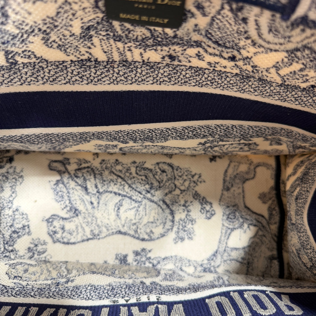 Dior Blue M1296ZRGO_M928