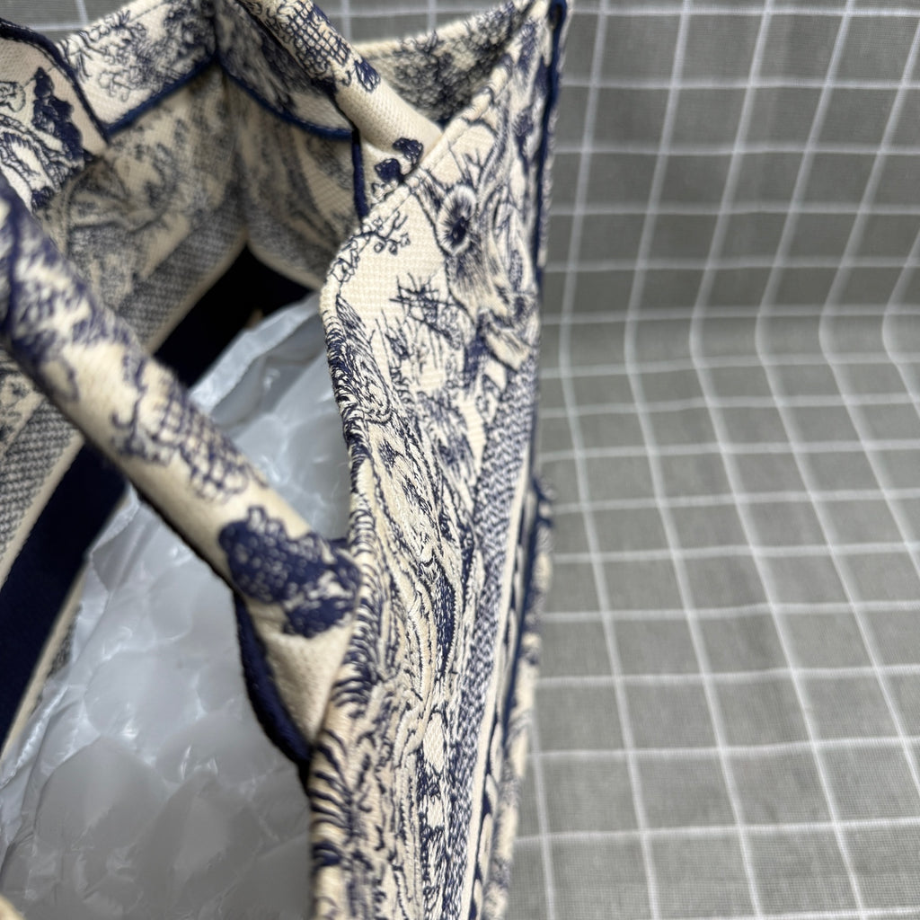 Dior Blue M1296ZRGO_M928