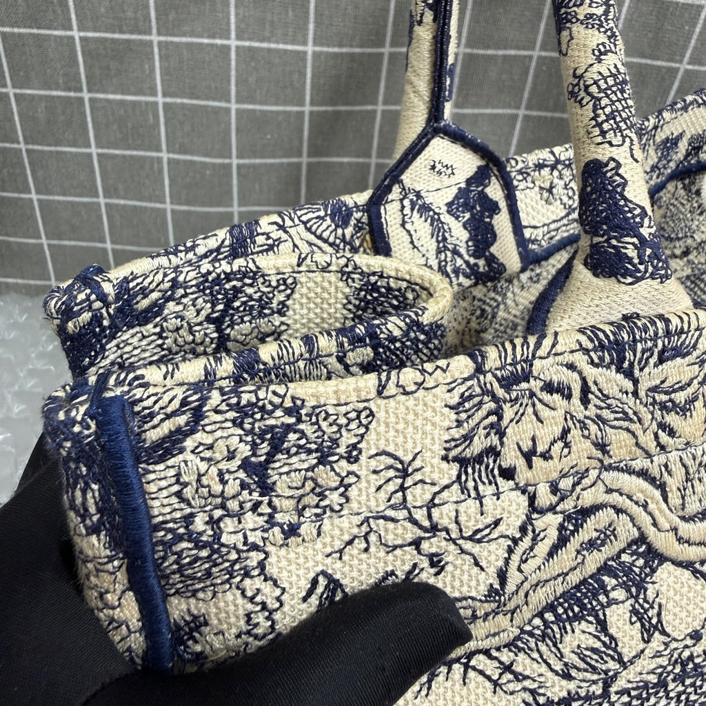 Dior Blue M1296ZRGO_M928