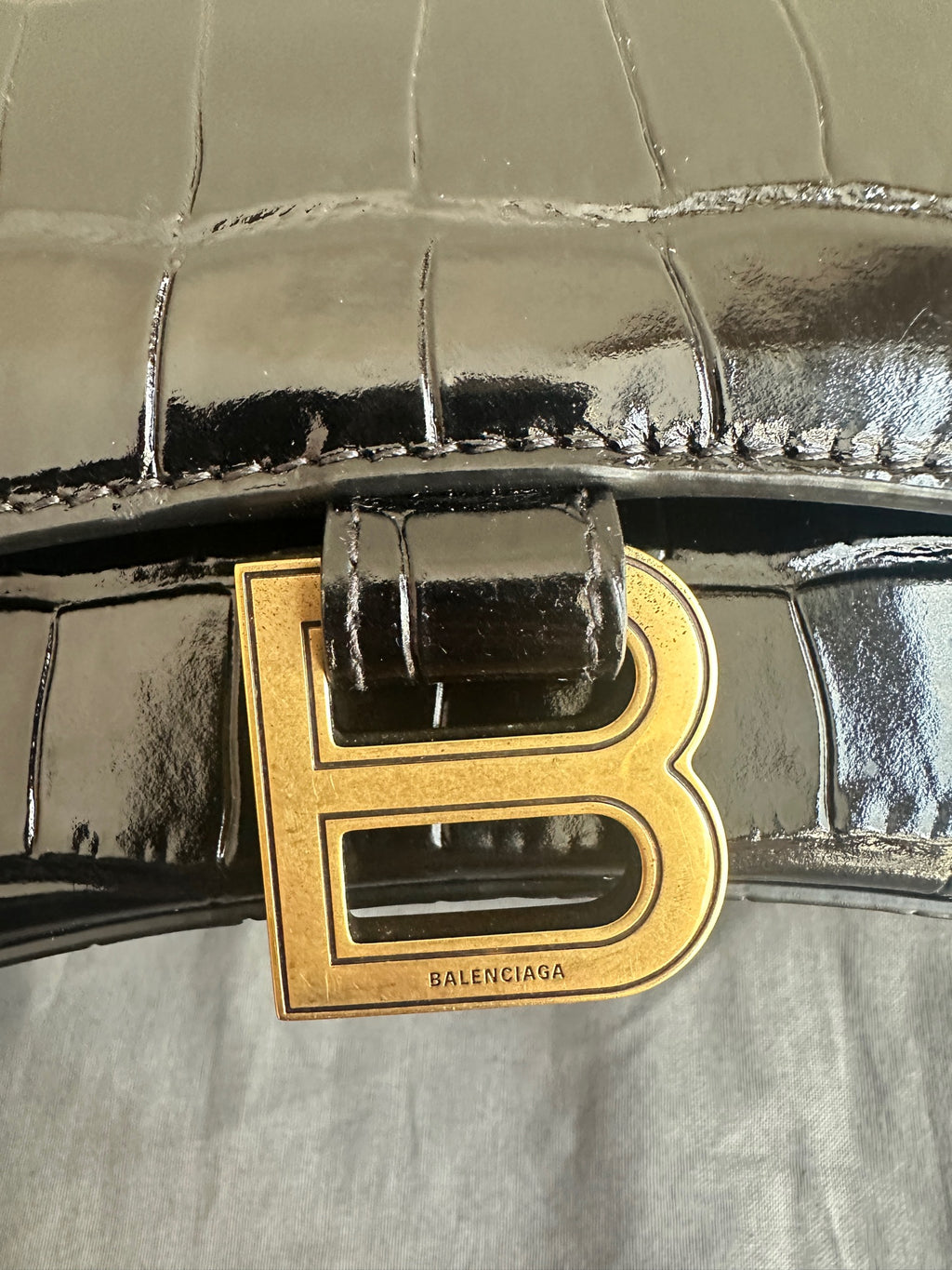 Balenciaga HOURGLASS 5928331LRGM1000