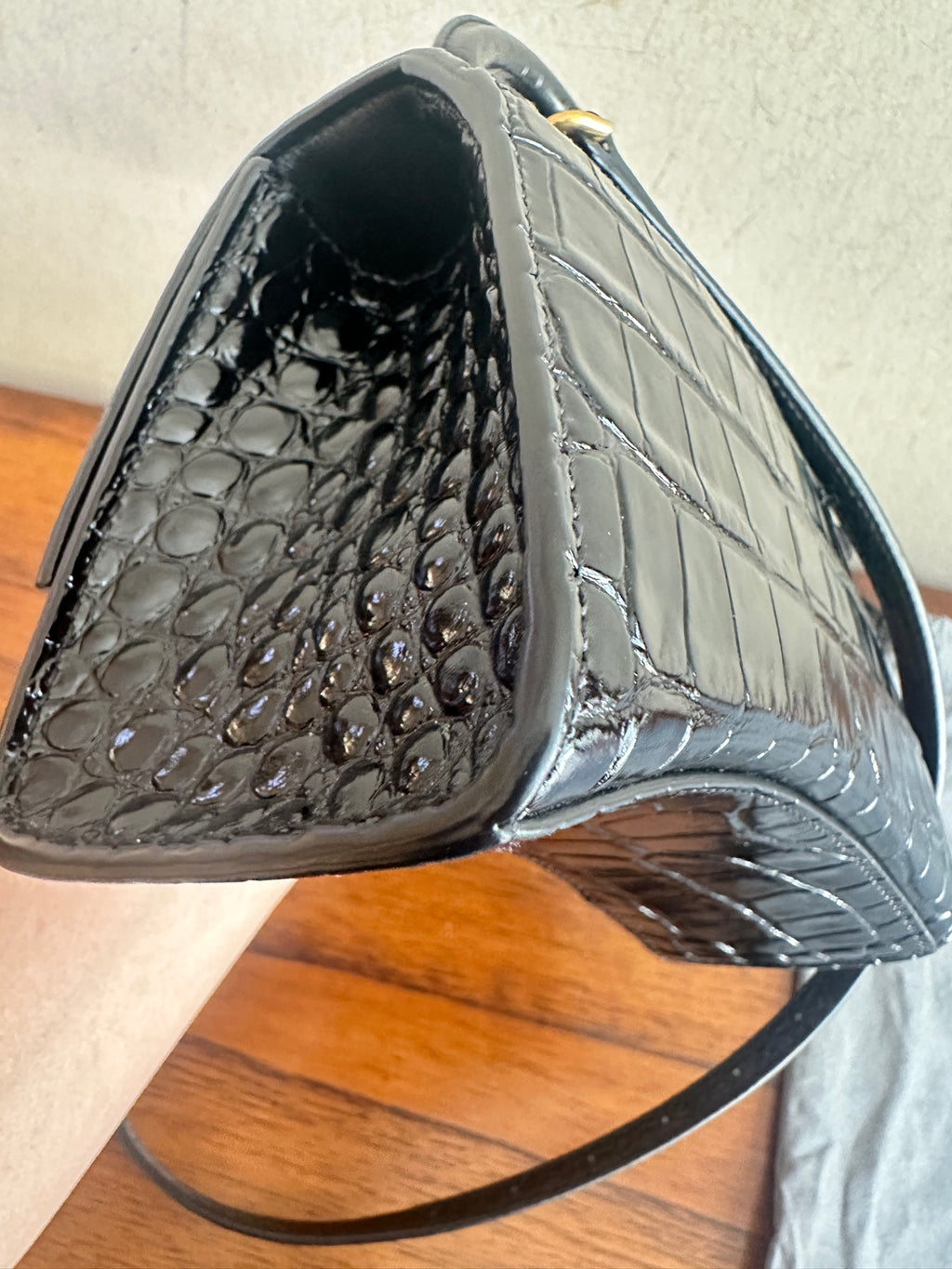 Balenciaga HOURGLASS 5928331LRGM1000