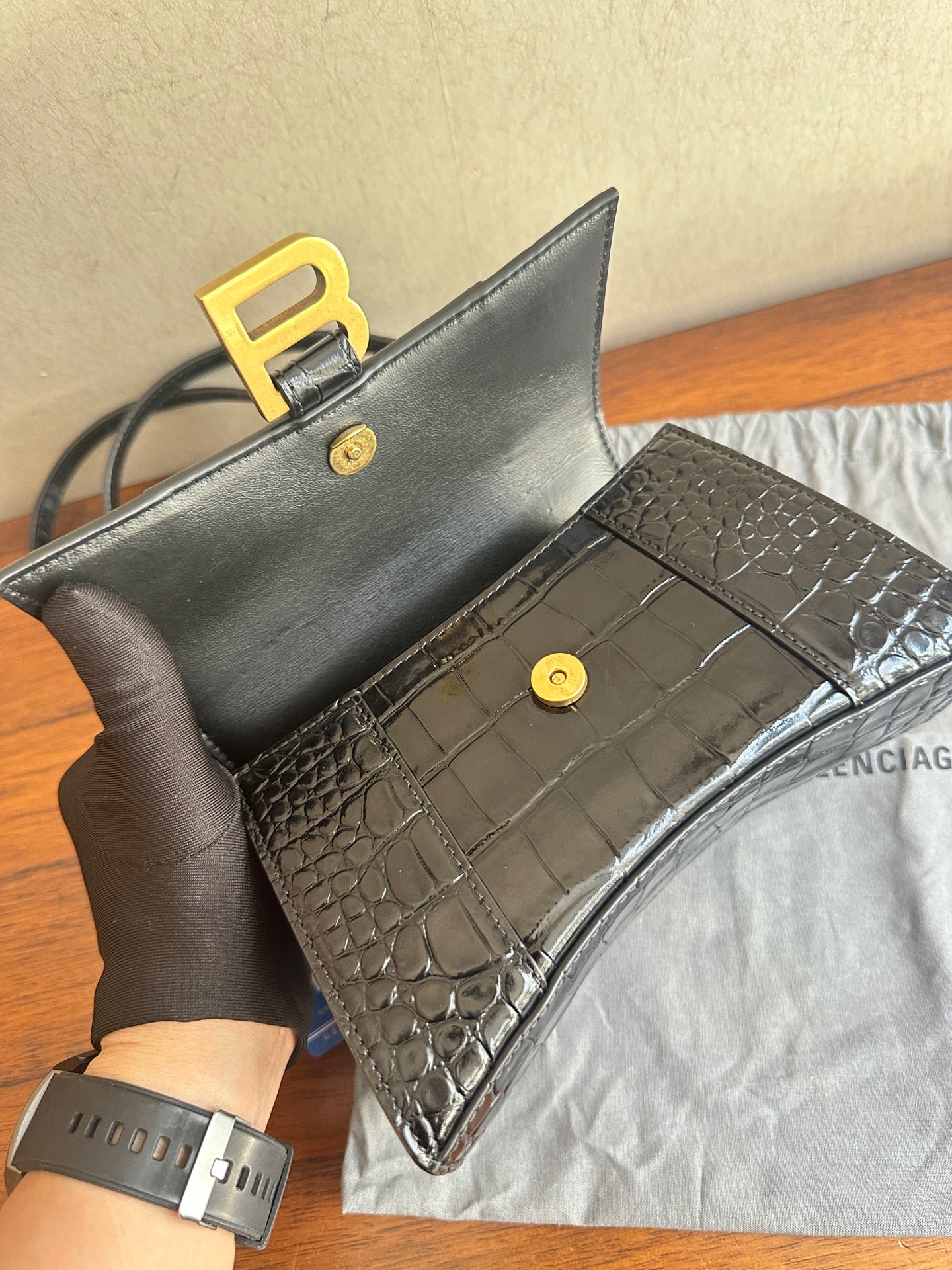 Balenciaga HOURGLASS 5928331LRGM1000