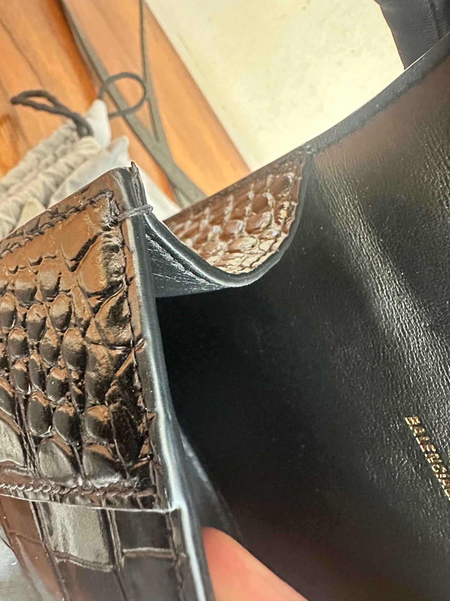 Balenciaga HOURGLASS 5928331LRGM1000