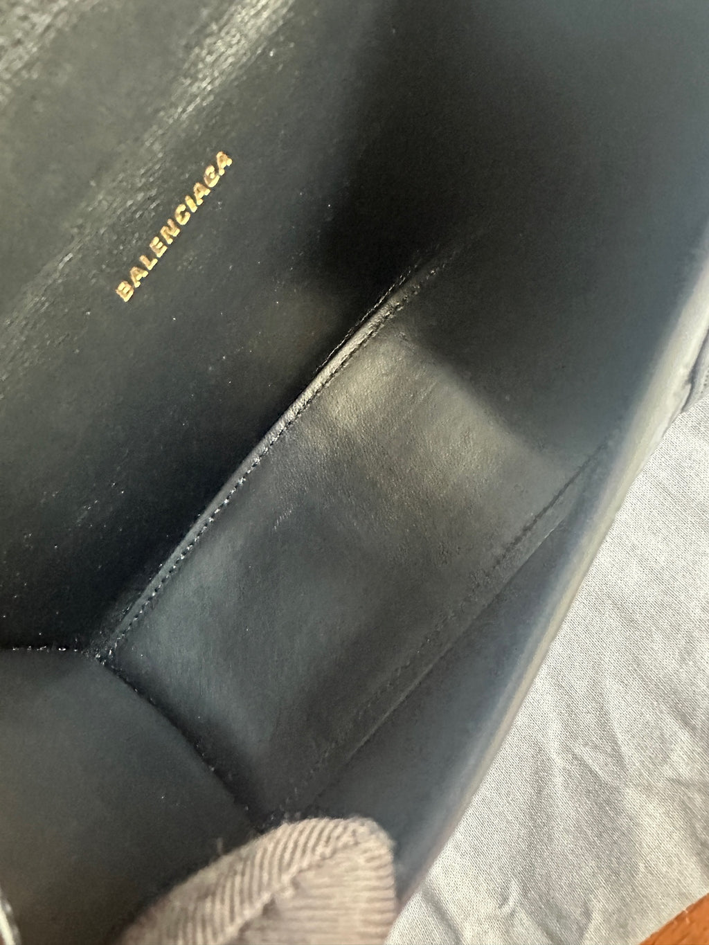 Balenciaga HOURGLASS 5928331LRGM1000