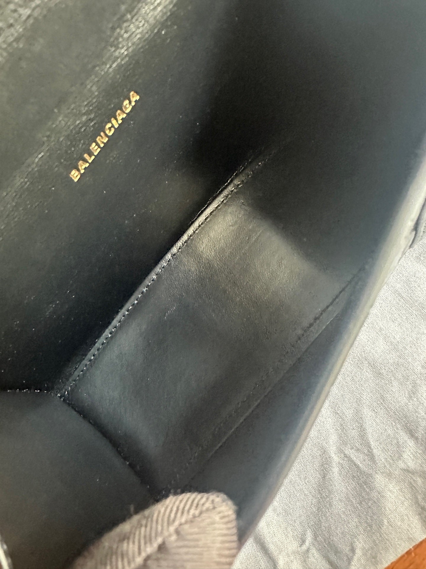 Balenciaga HOURGLASS 5928331LRGM1000