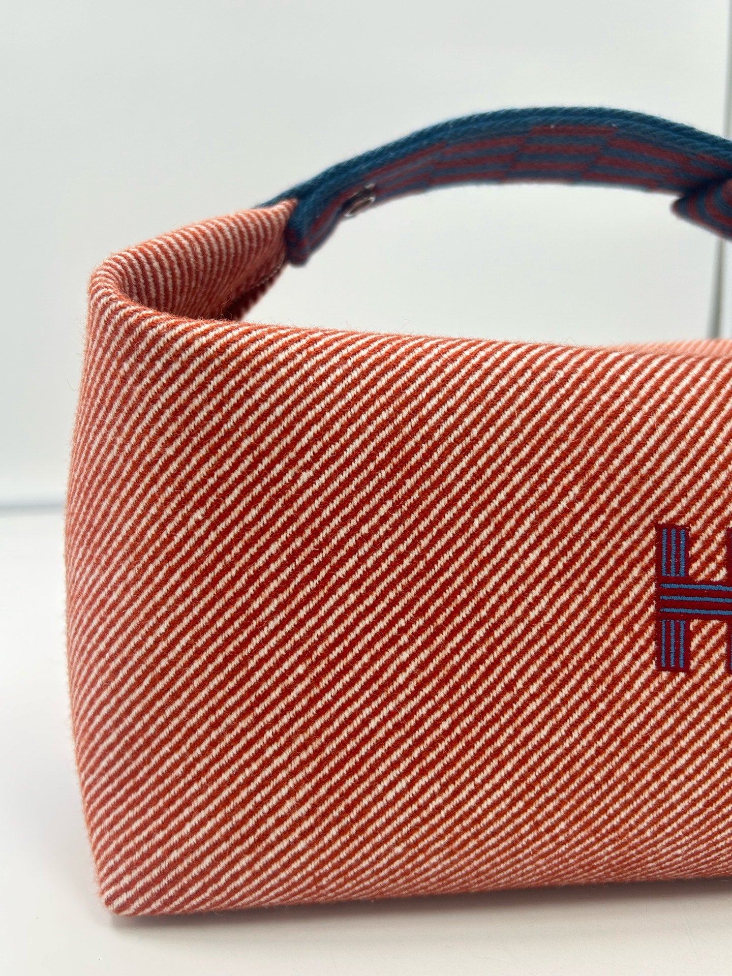 Hermes Canvas