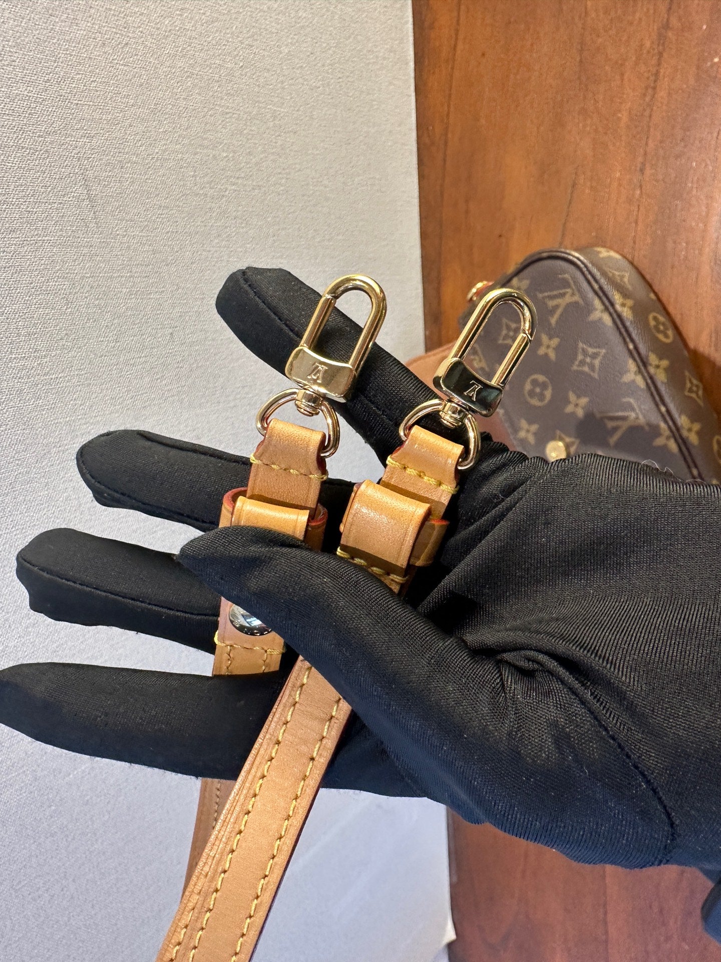 Louis Vuitton Wallet On Chain Ivy M81911