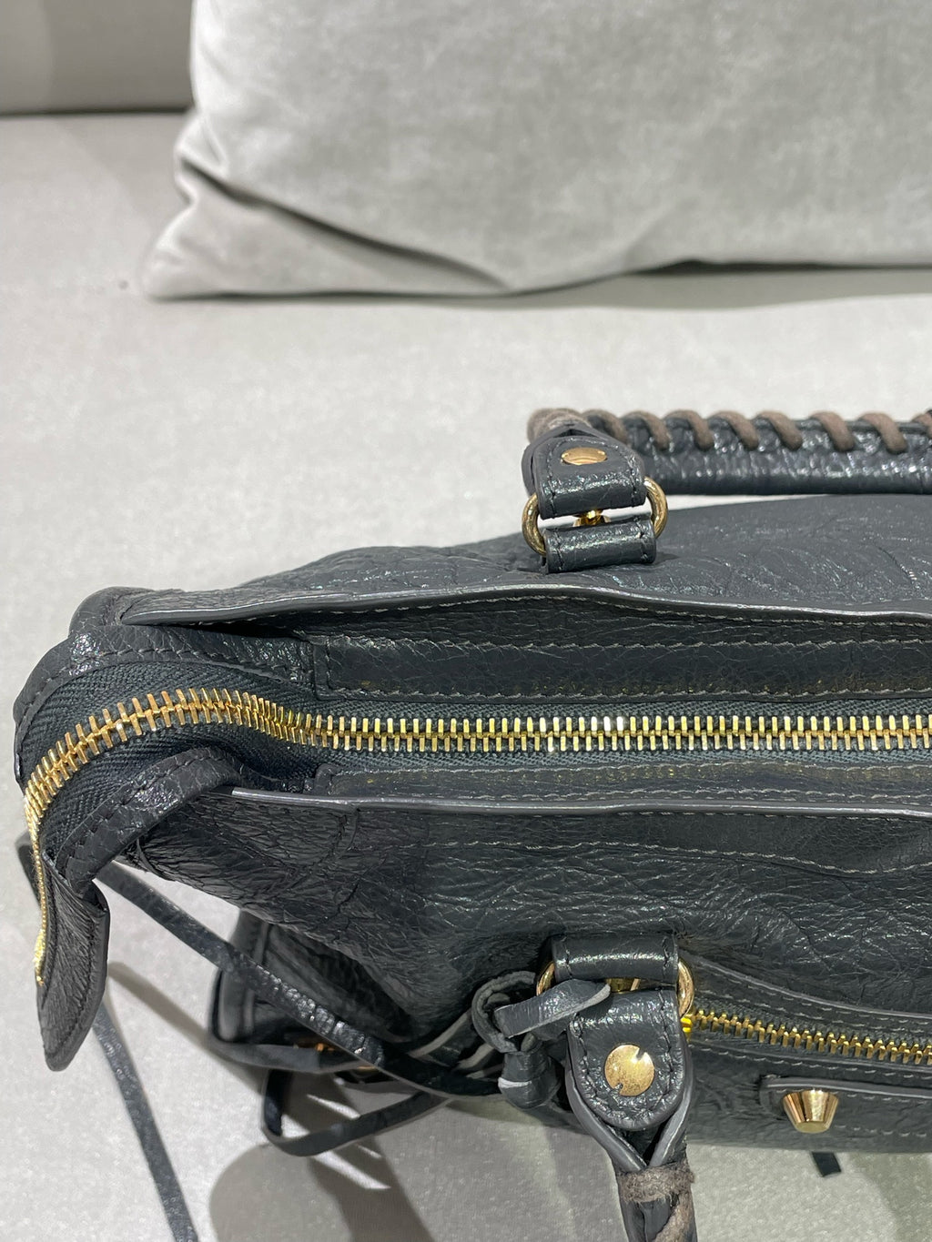 Balenciaga Gray 431621-D94JG-1160