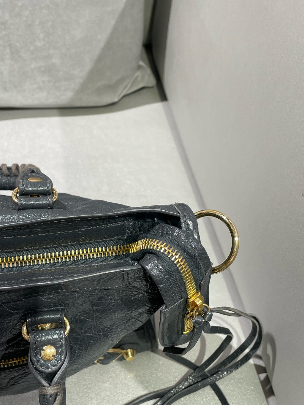 Balenciaga Gray 431621-D94JG-1160