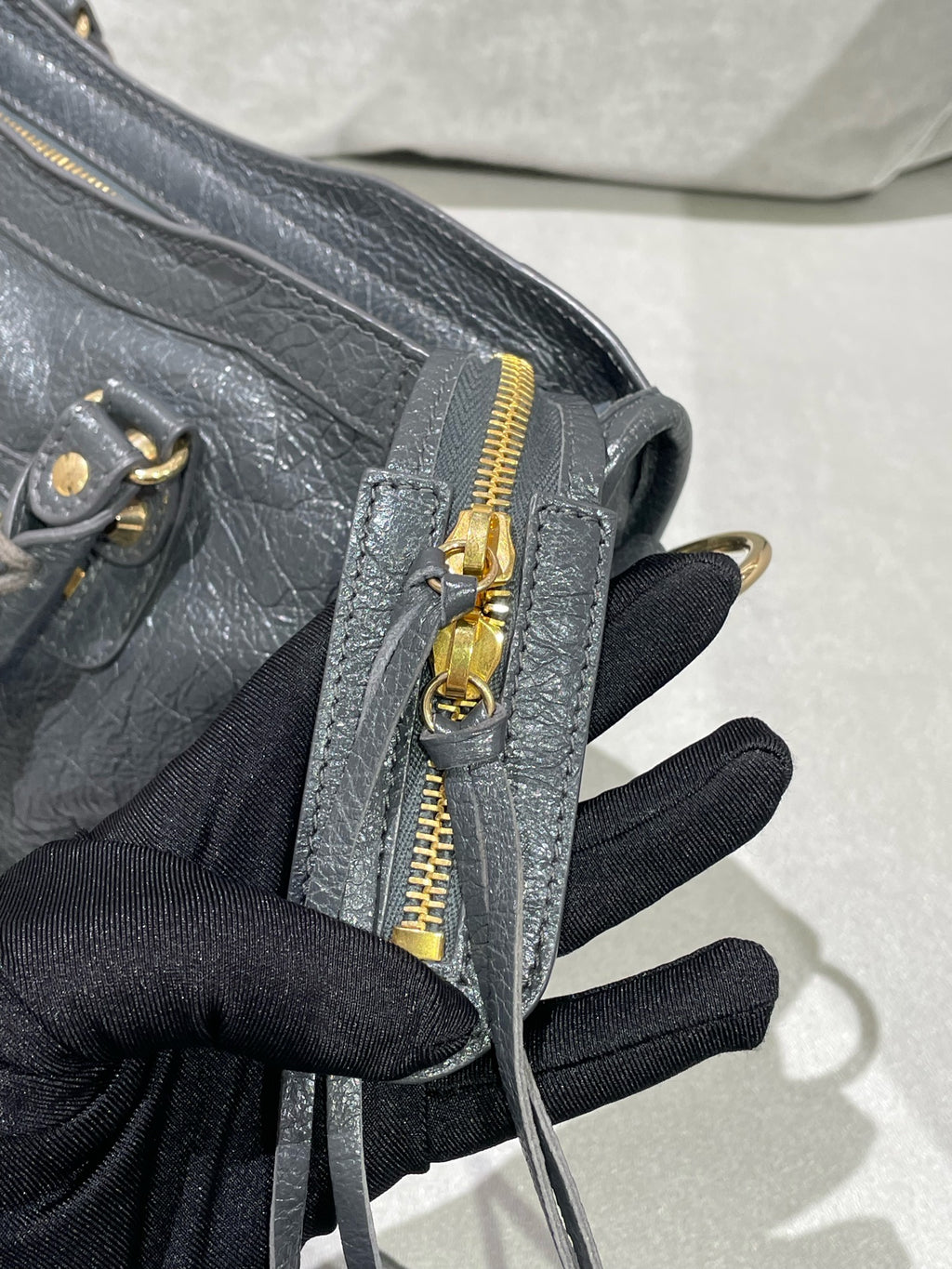 Balenciaga Gray 431621-D94JG-1160
