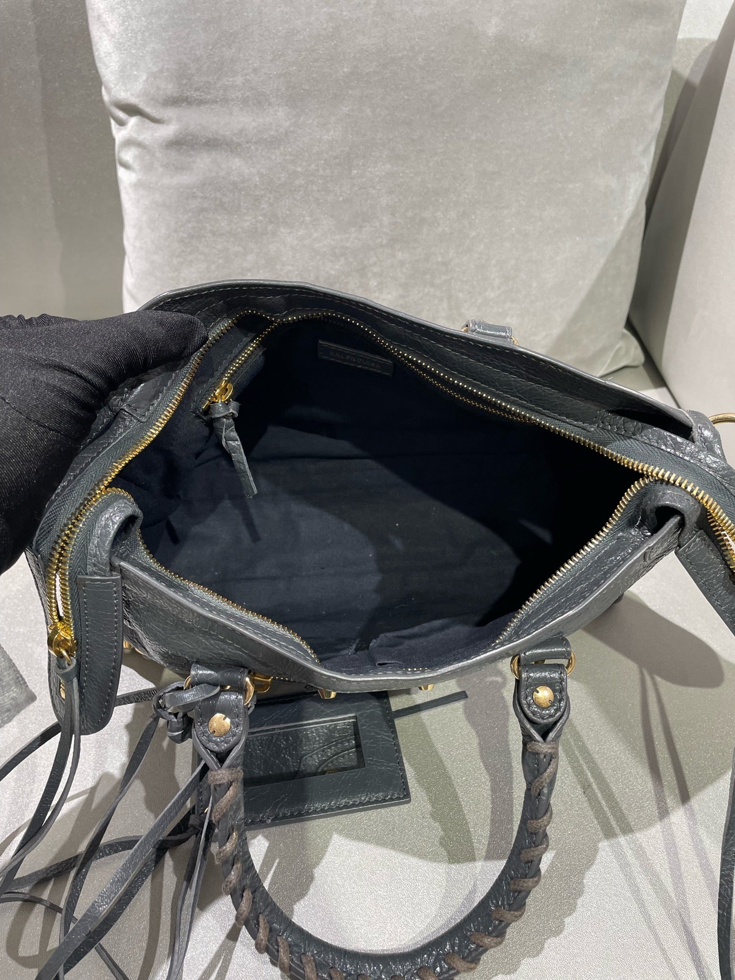 Balenciaga Gray 431621-D94JG-1160
