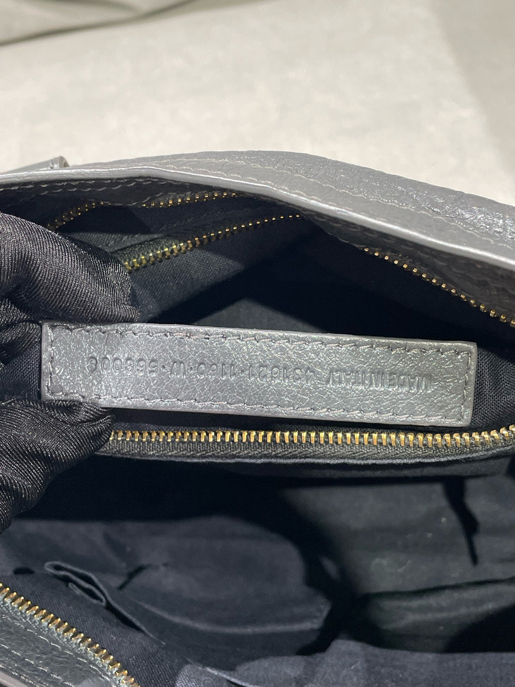 Balenciaga Gray 431621-D94JG-1160