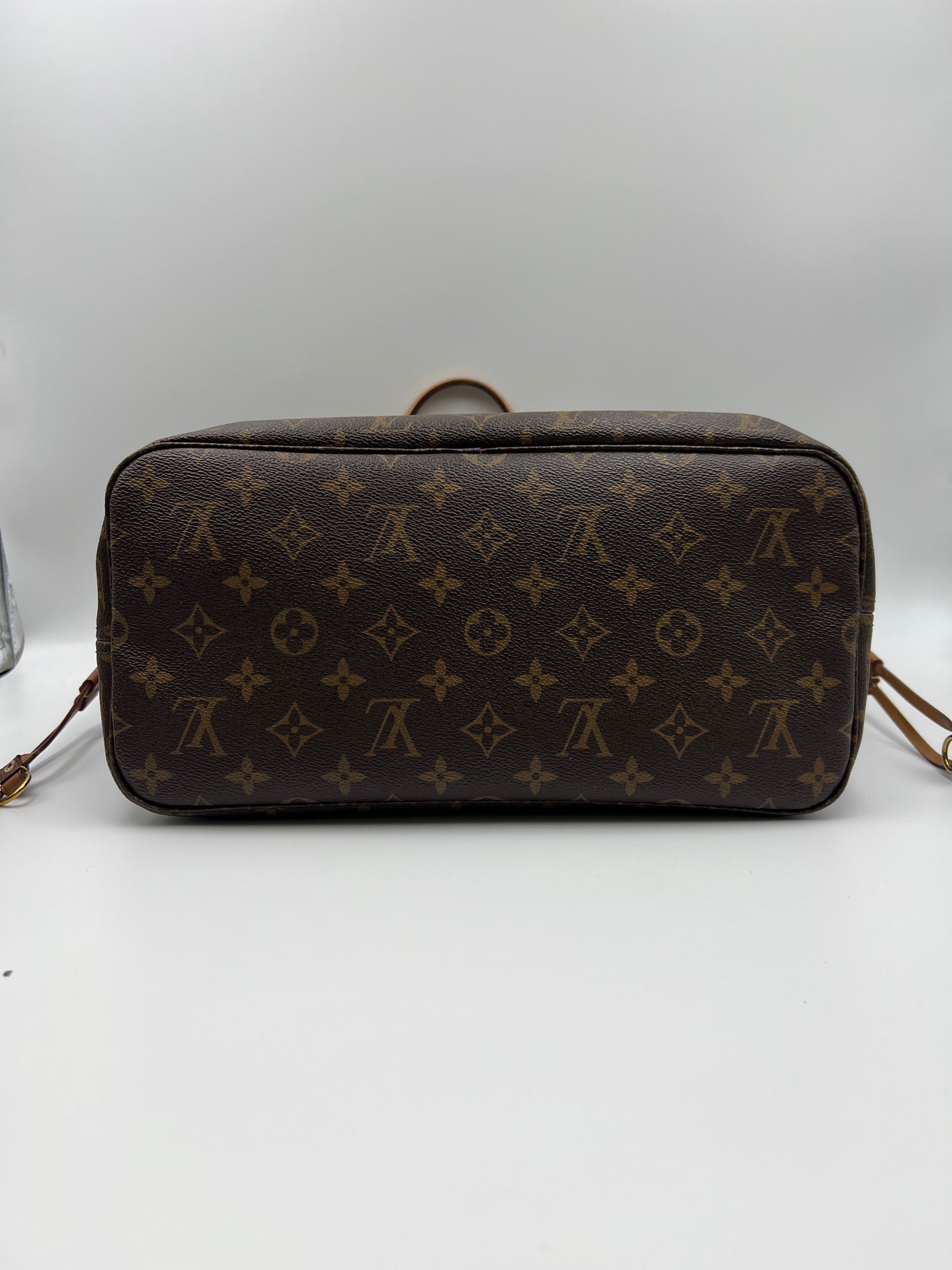 Louis Vuitton NEVERFULL medium-sized handbag M46975