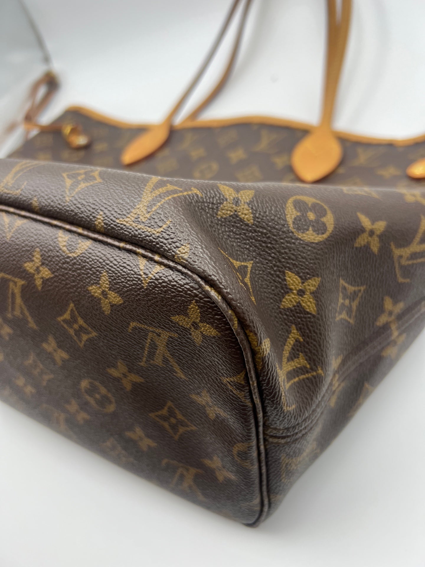 Louis Vuitton NEVERFULL medium-sized handbag M46975