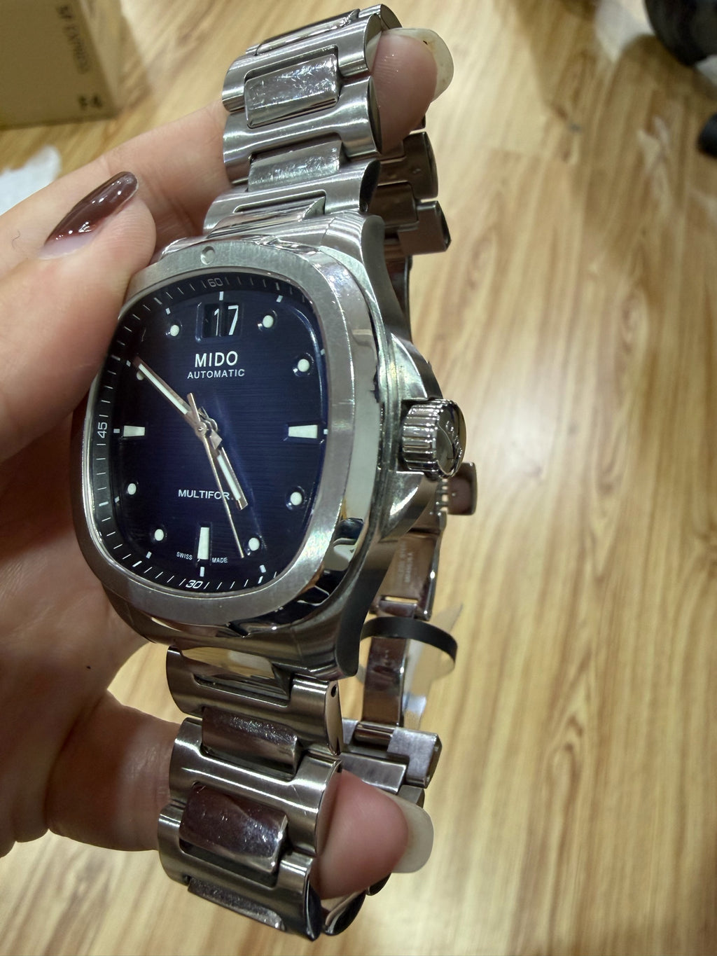 Mido Helmsman Automatic (self-winding) watch 40 x 39.2 millimeters M049.526.11.041.00