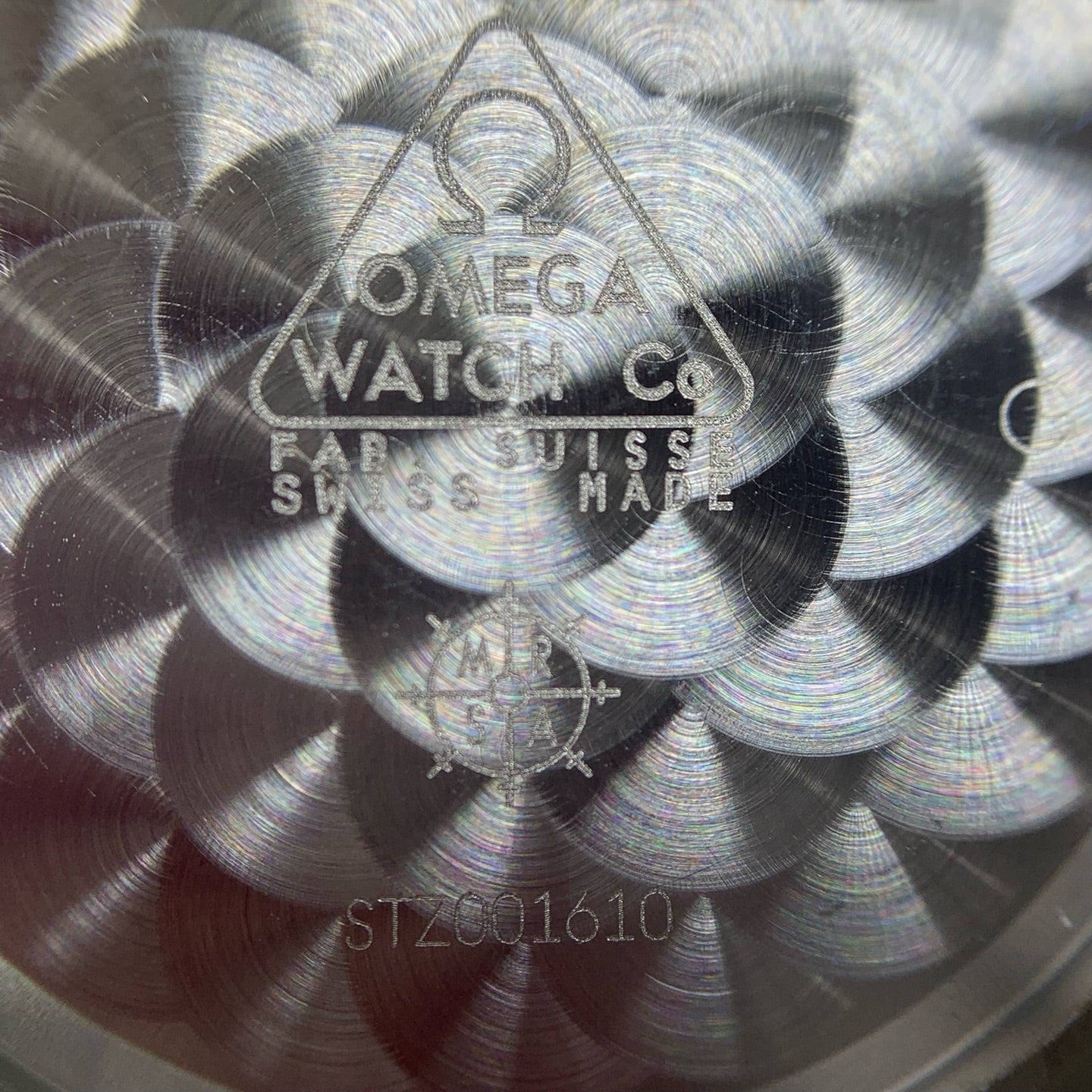 Omega Flying Disc Series 32.7 424.10.33.20.52.001