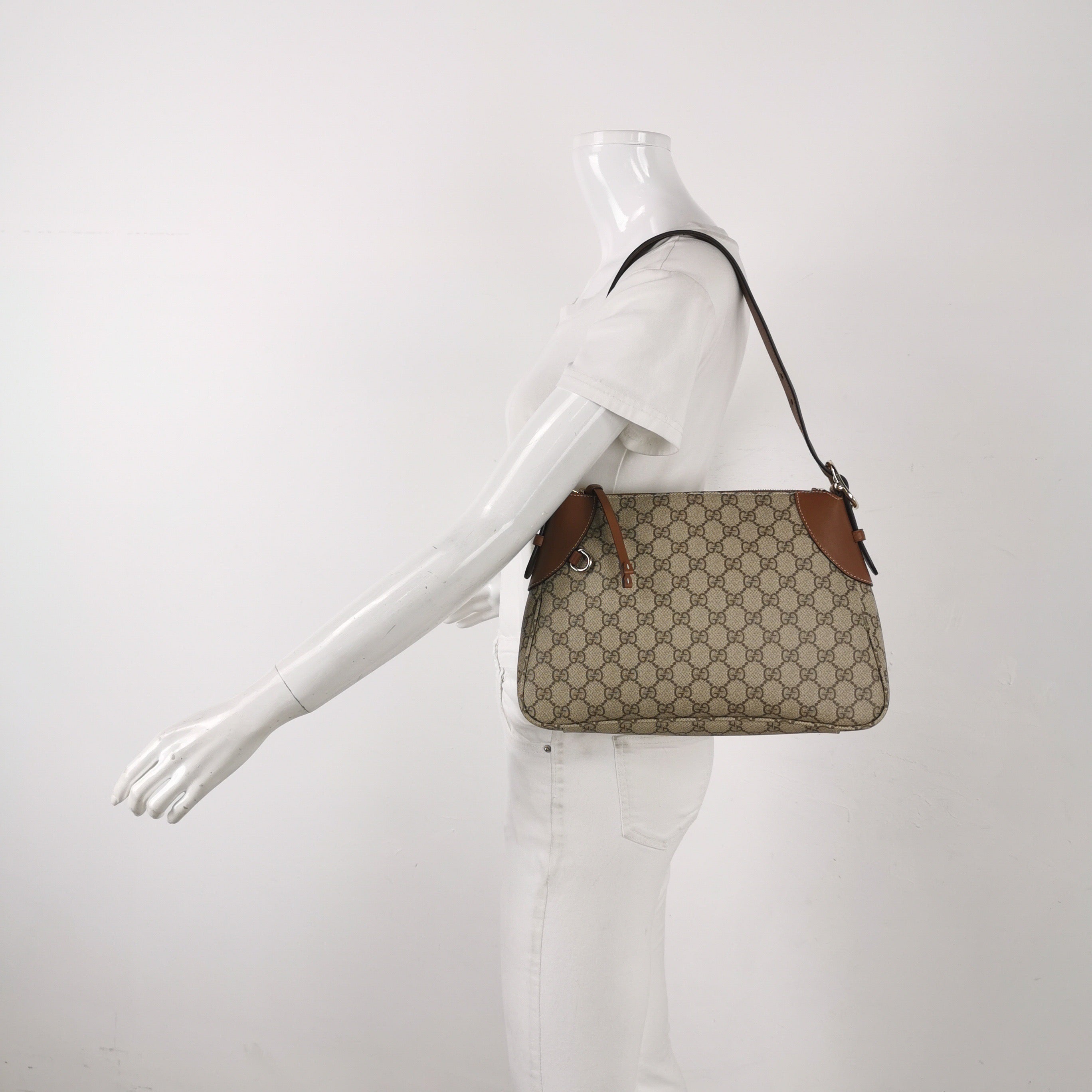 Gucci [New] GG Emblem Medium Shoulder Bag Shoulder Bag 815216FAD6L9758