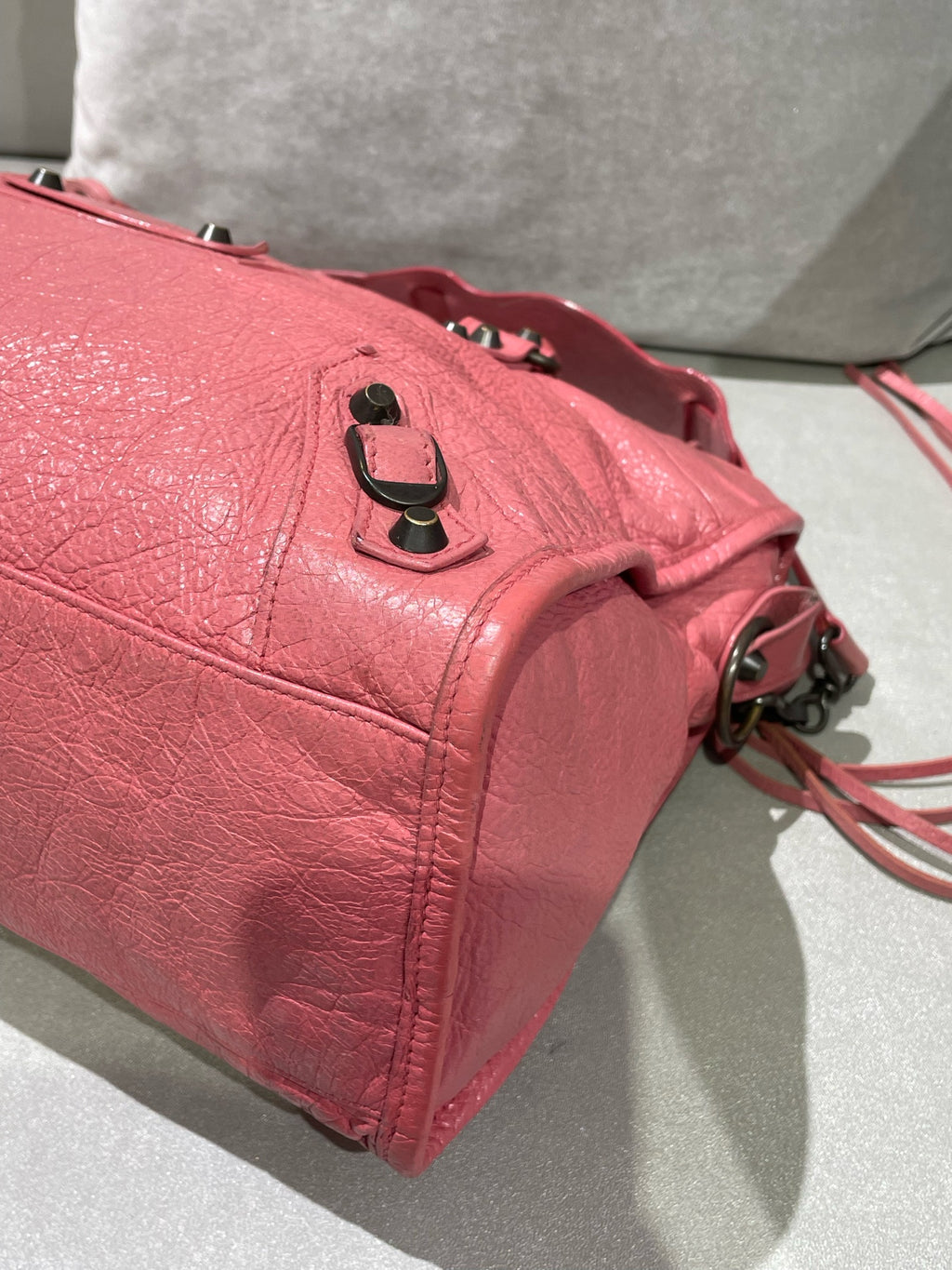 Balenciaga Pink Shoulder Bag 115748-D94JT-6680