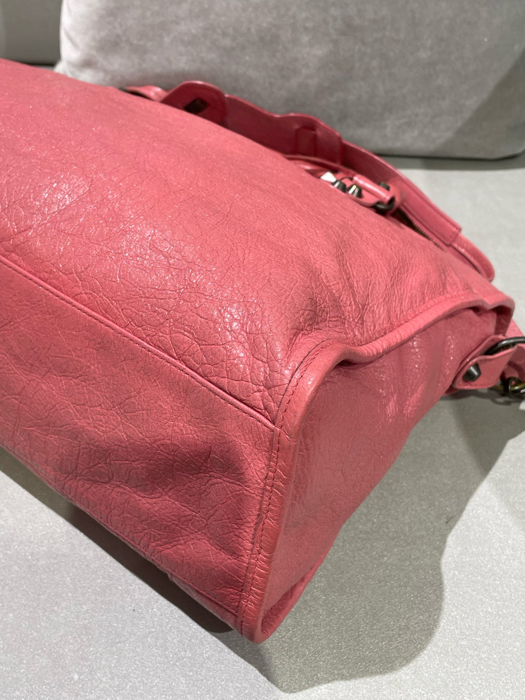 Balenciaga Pink Shoulder Bag 115748-D94JT-6680