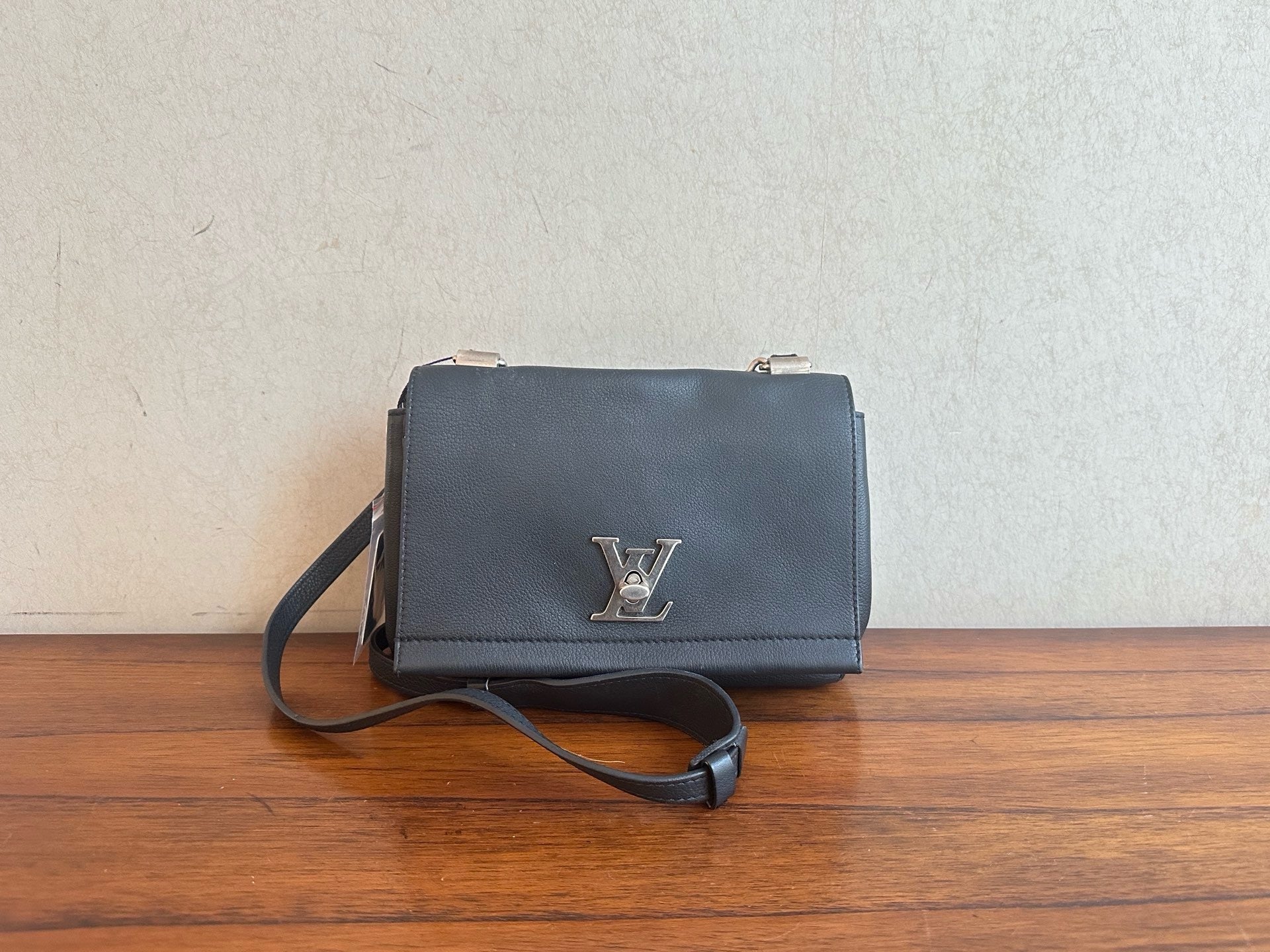 Louis Vuitton Black Crossbody M51200
