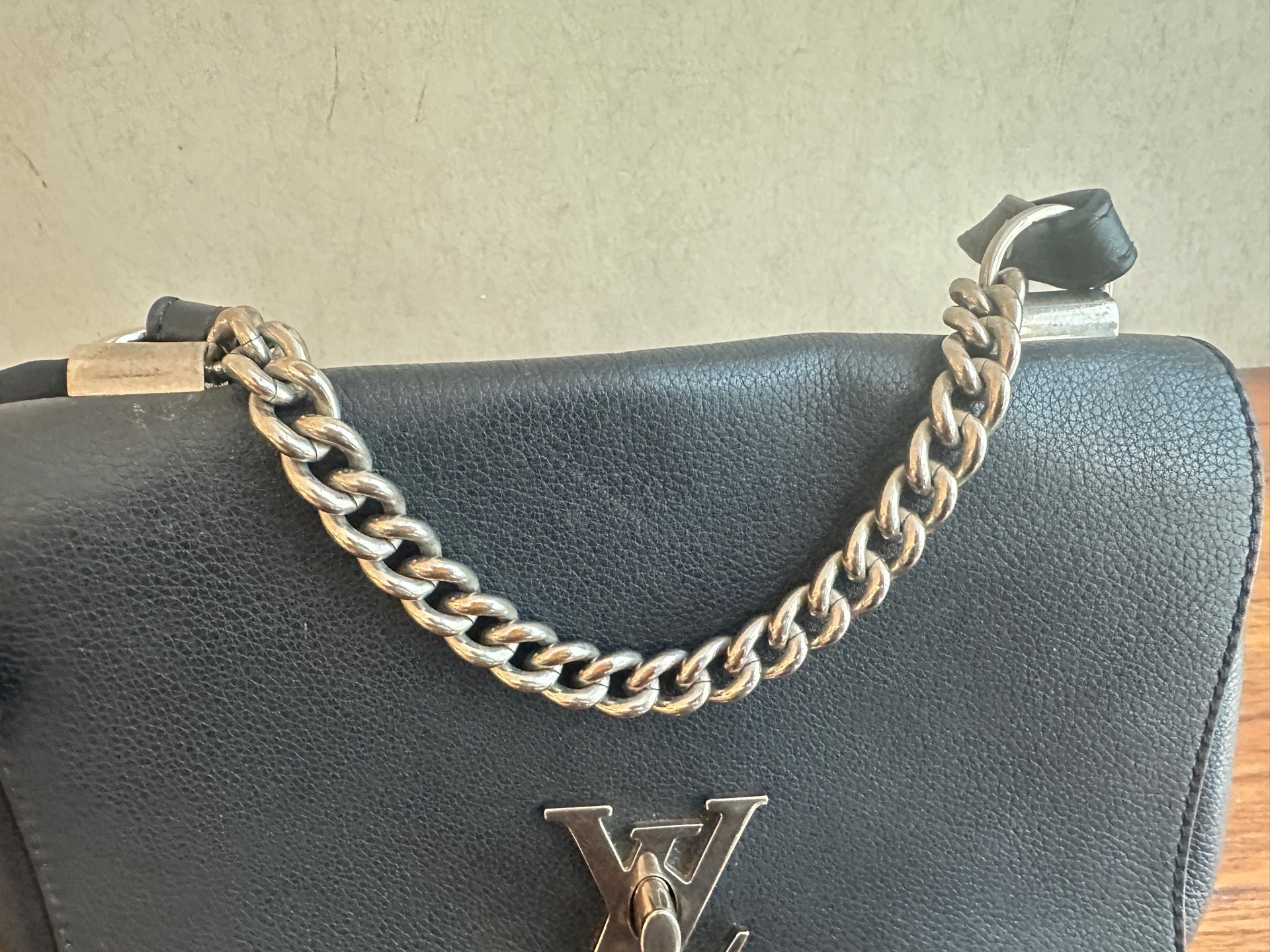 Louis Vuitton Black Crossbody M51200
