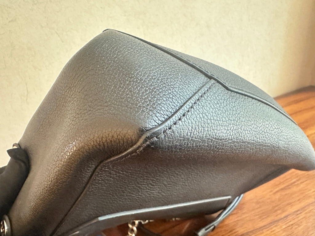 Louis Vuitton Black Crossbody M51200