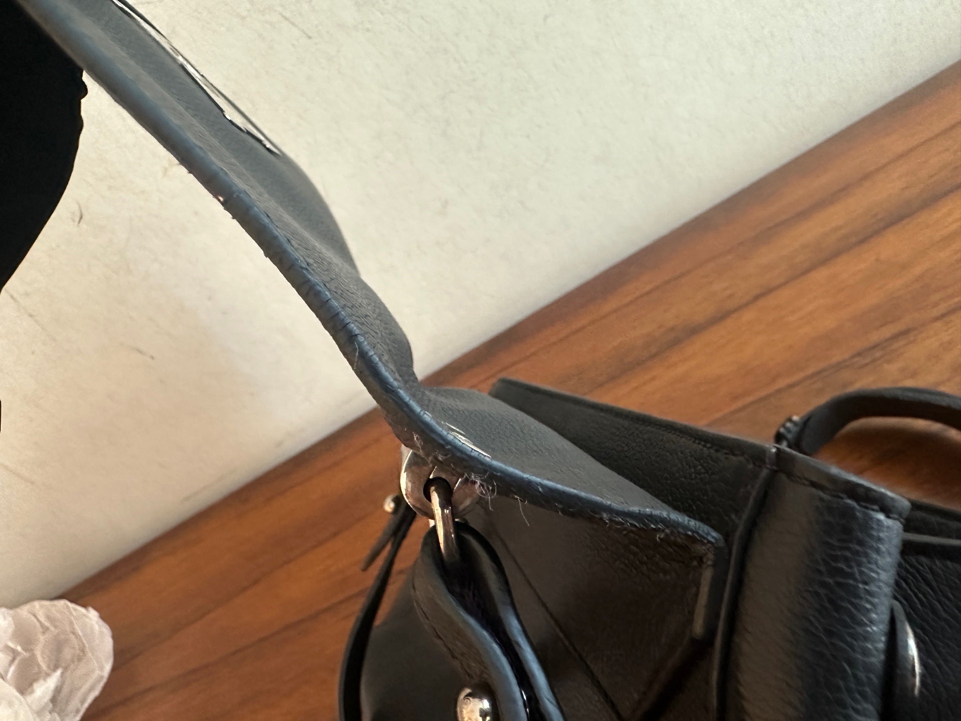 Louis Vuitton Black Crossbody M51200