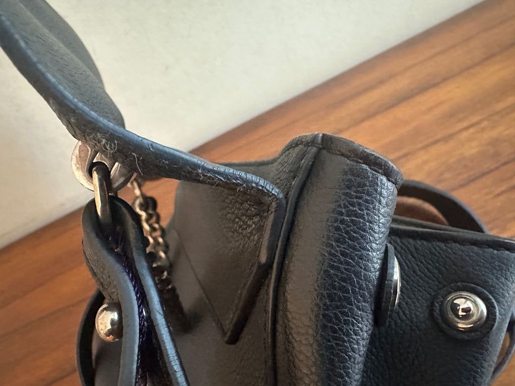 Louis Vuitton Black Crossbody M51200