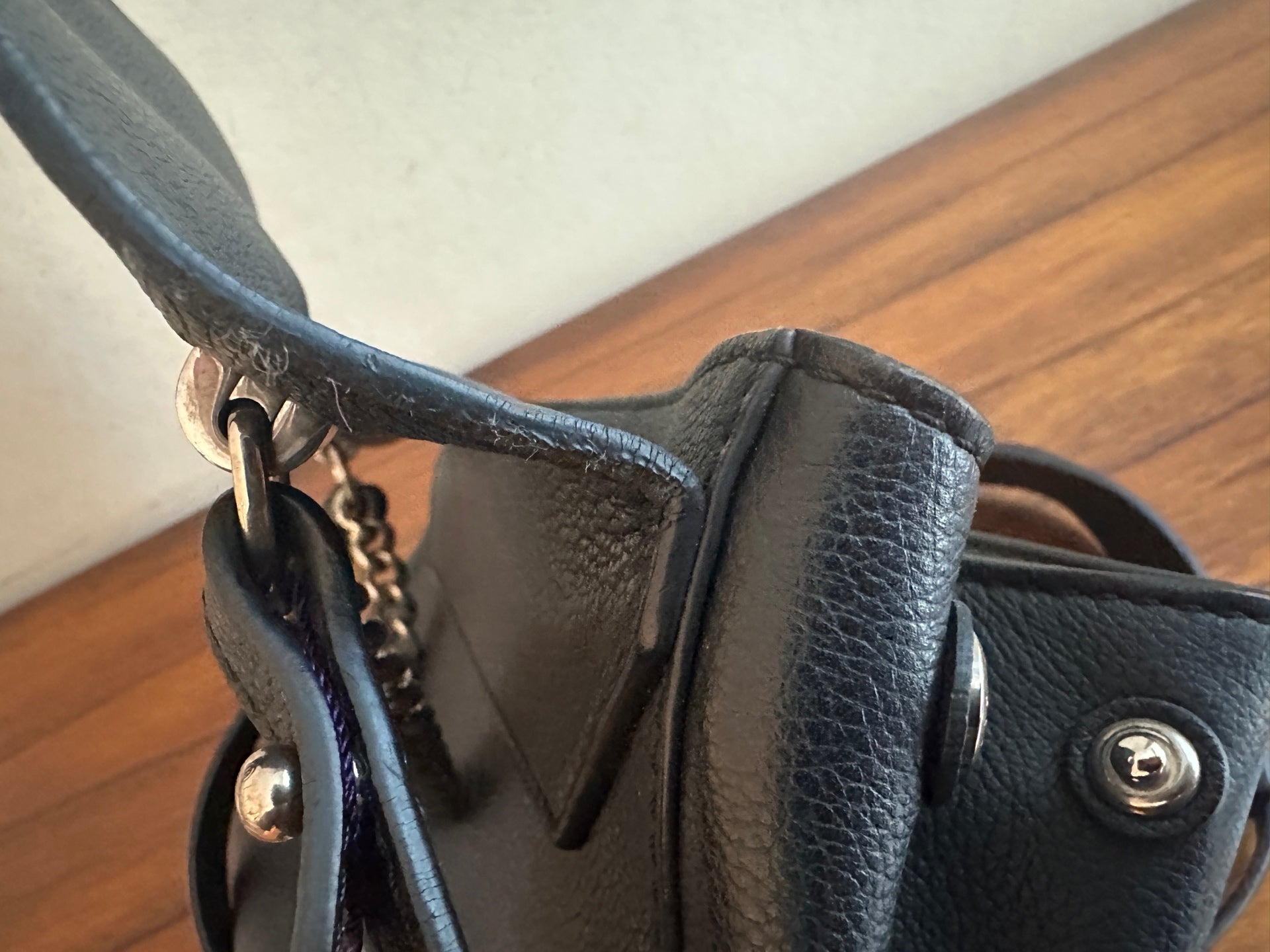 Louis Vuitton Black Crossbody M51200