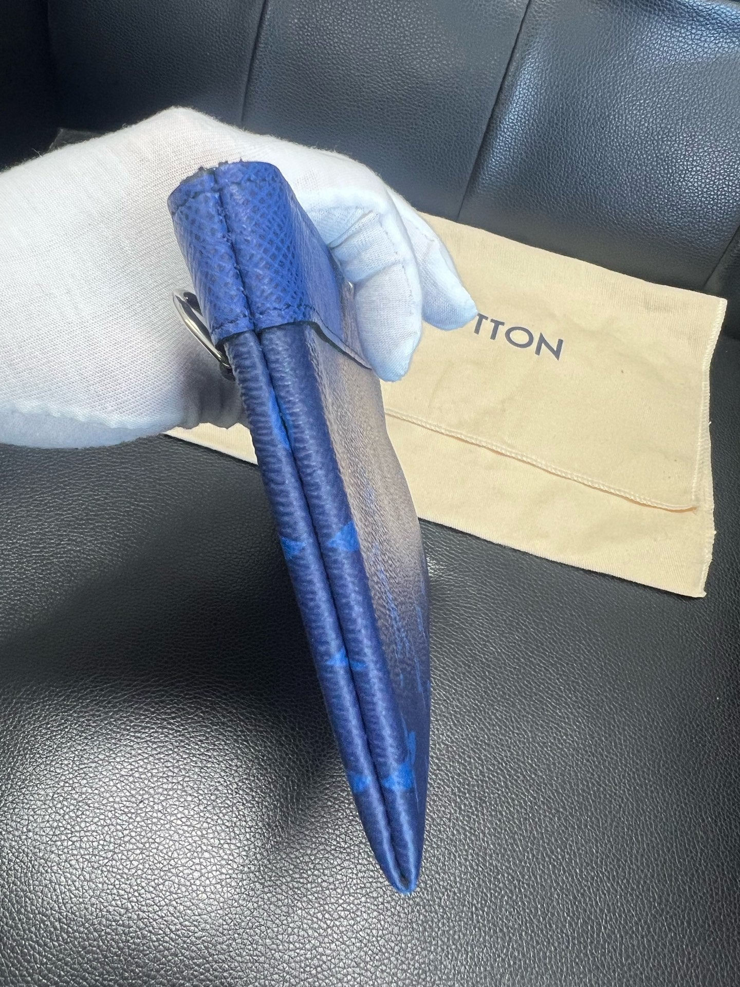 Louis Vuitton Blue Clutch M30278
