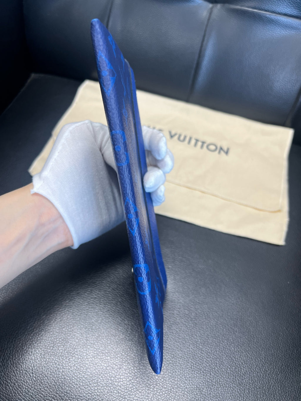 Louis Vuitton Blue Clutch M30278